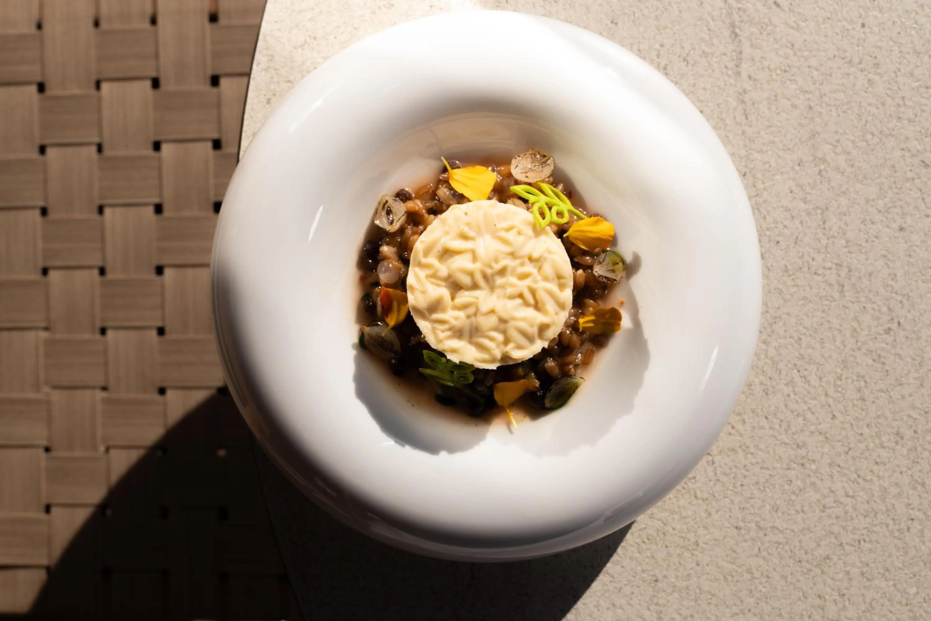 Restaurant/places to eat in Santo Mine Oia Suites