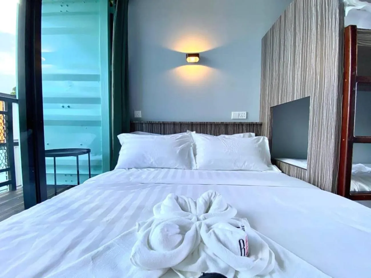 Bedroom, Bed in Boxinn The Kontena Home