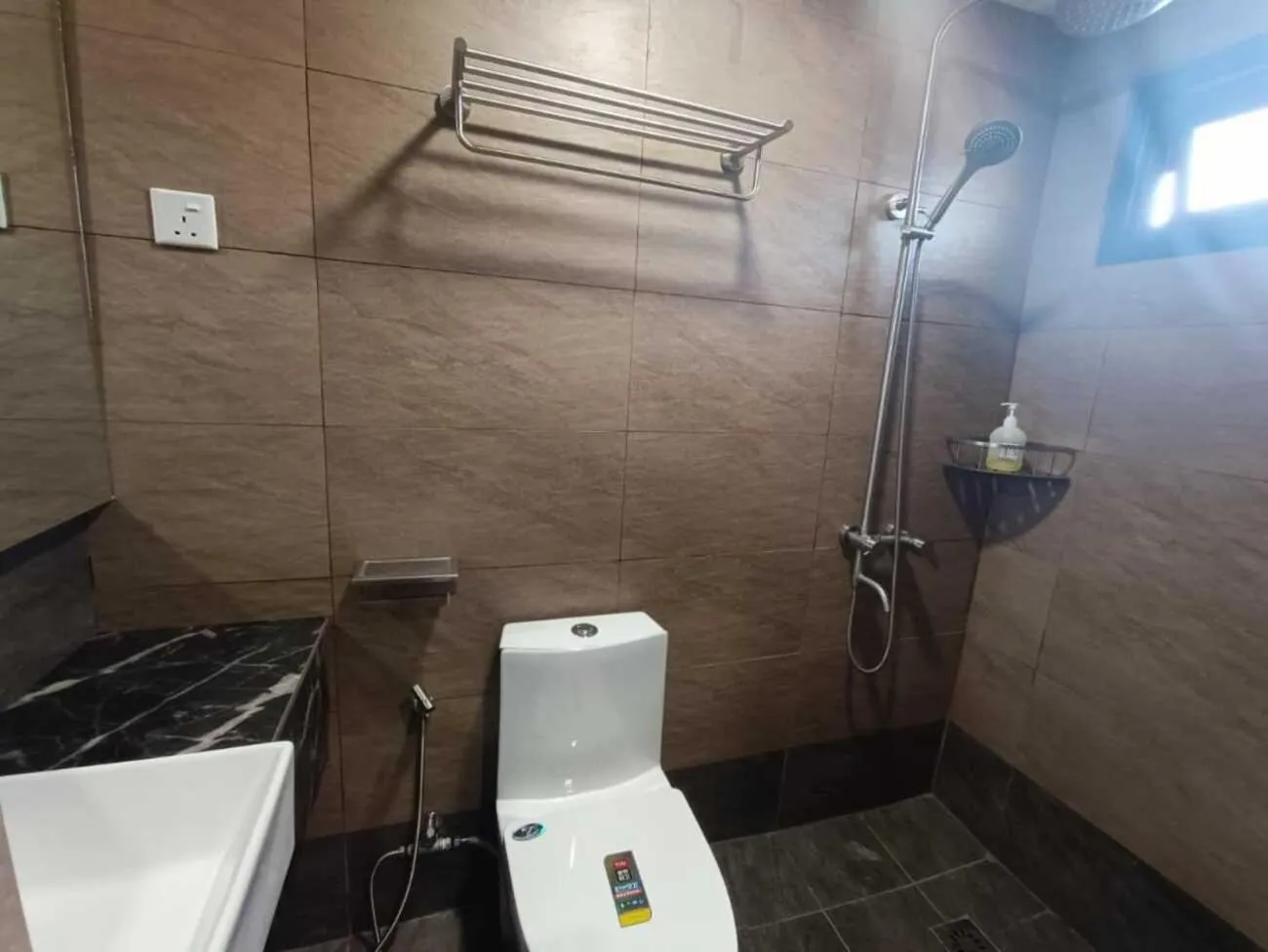 Toilet in Boxinn The Kontena Home