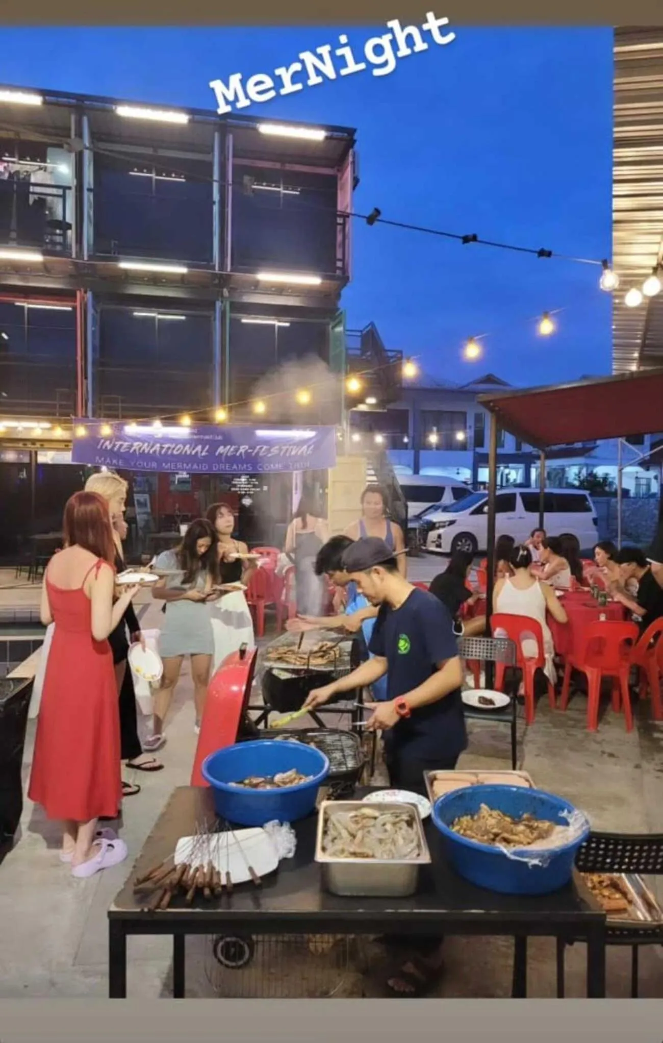 Guests in Boxinn The Kontena Home