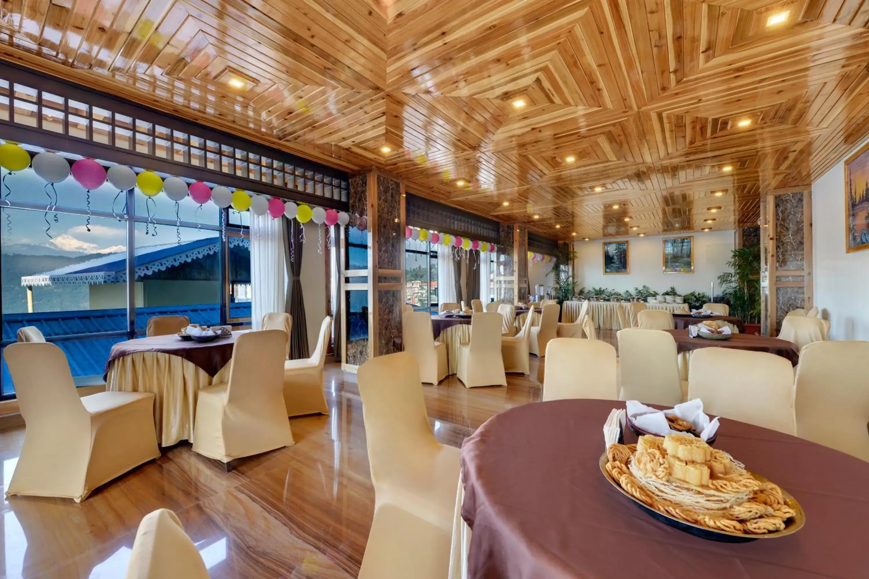 Restaurant/places to eat in Yashshree Sikkim Blossom 600 Meters from MG Marg Restaurant/places to eat in Yashshree Sikkim Blossom 600 Meters from MG Marg