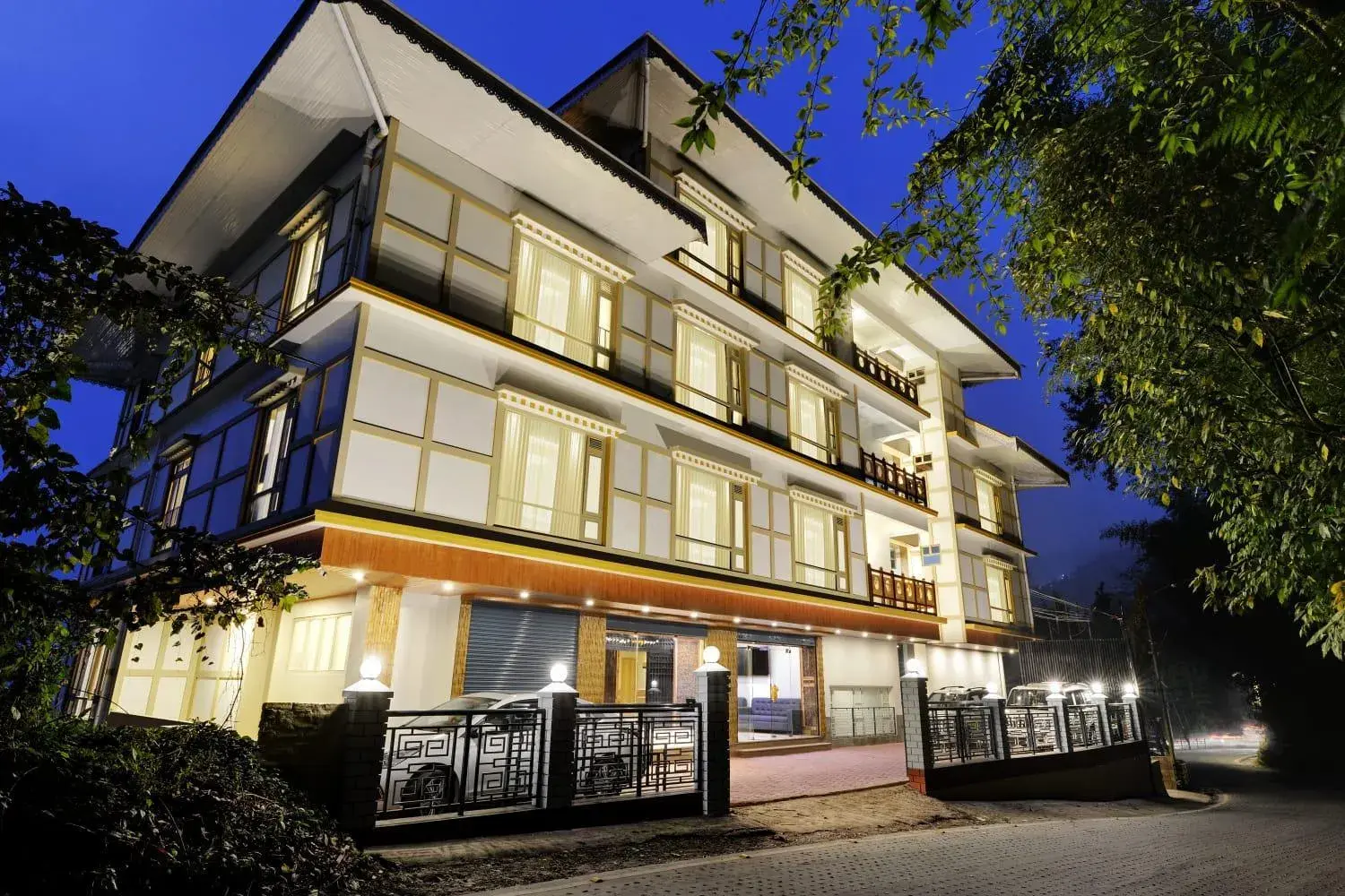 Property building in Yashshree Sikkim Blossom 600 Meters from MG Marg Property building in Yashshree Sikkim Blossom 600 Meters from MG Marg