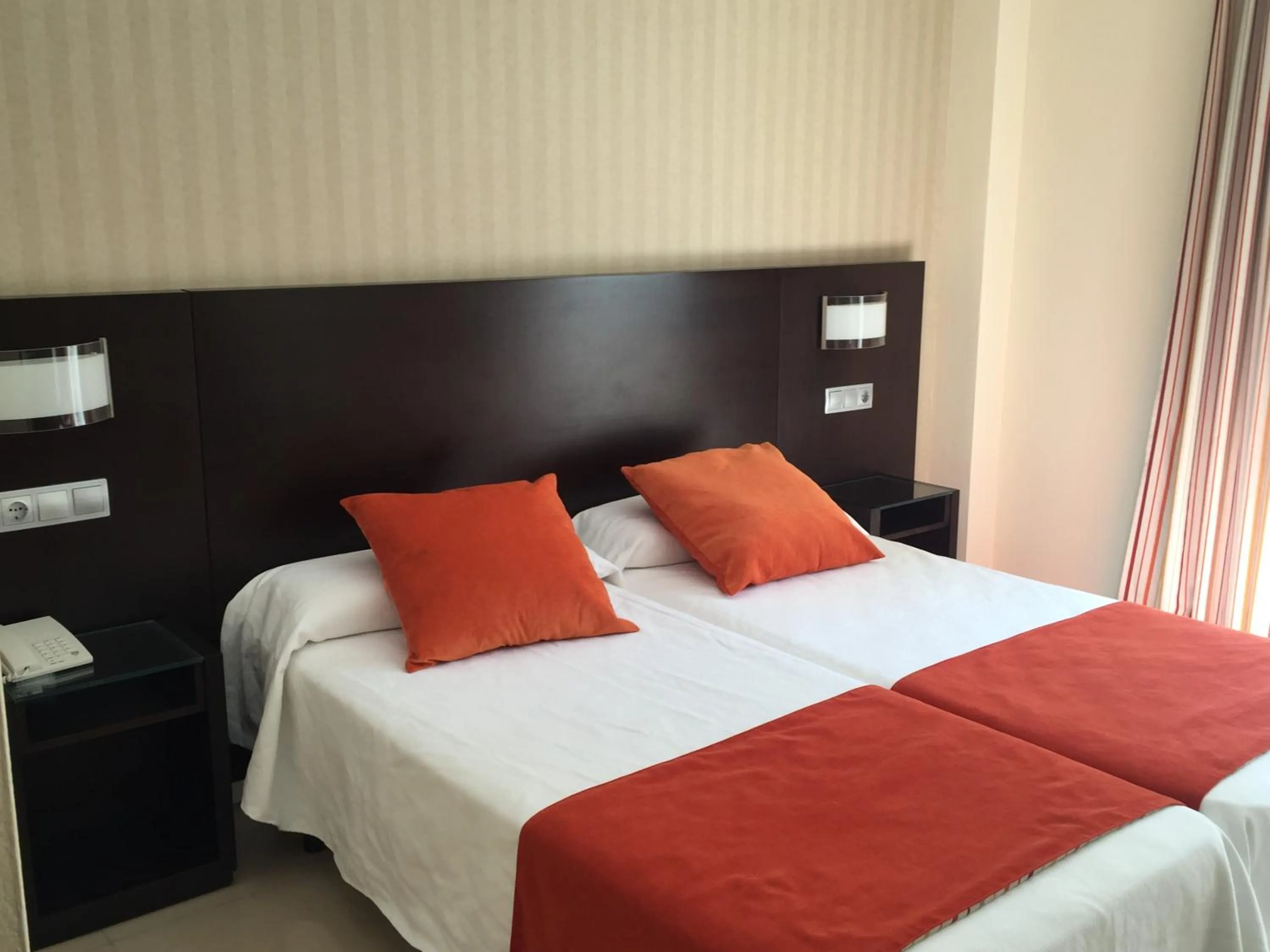 Photo of the whole room, Bed in Hotel Pradillo Conil