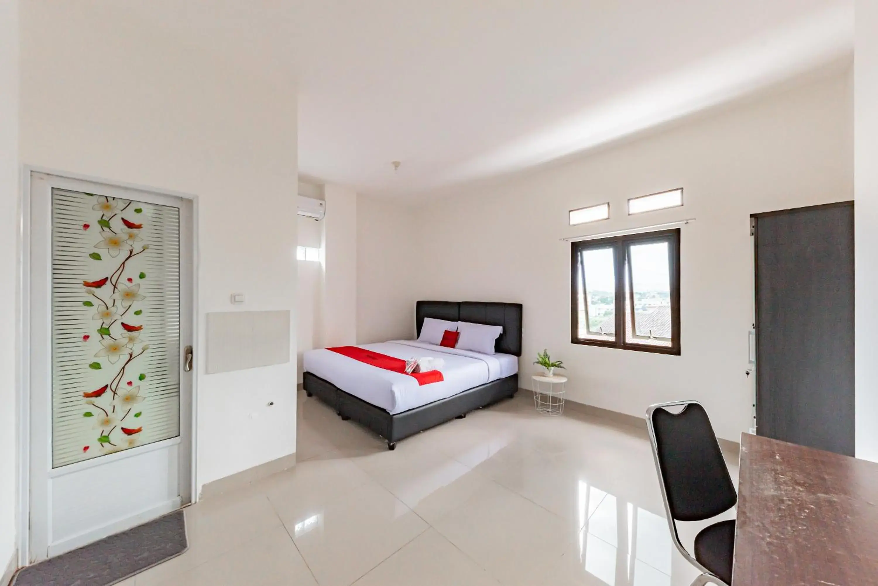 Bedroom, Bed in RedDoorz @ Suryakencana Bogor Bedroom, Bed in RedDoorz @ Suryakencana Bogor