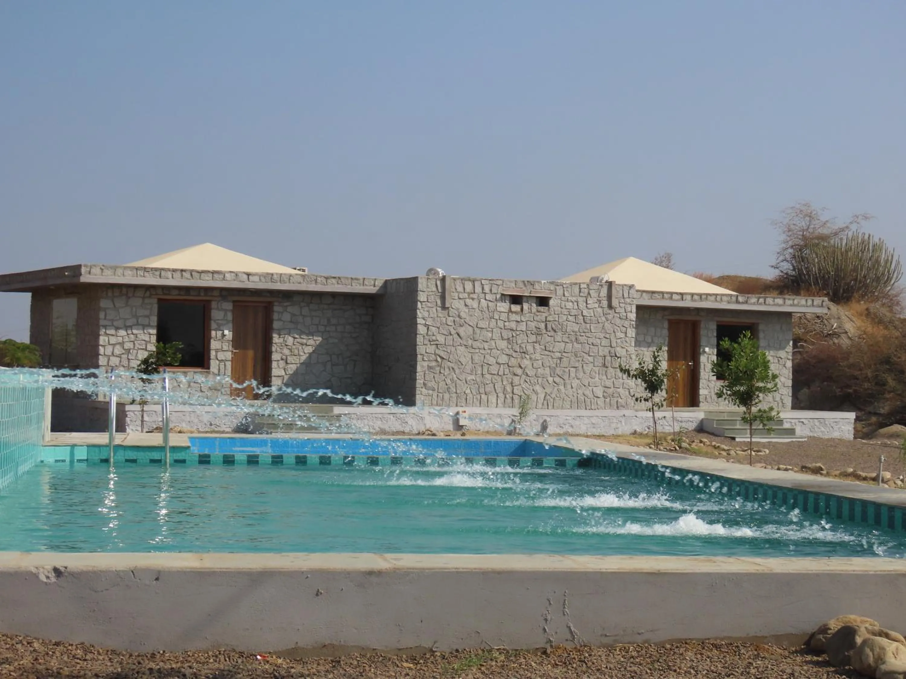 Swimming pool in Clarks Safari Jawai