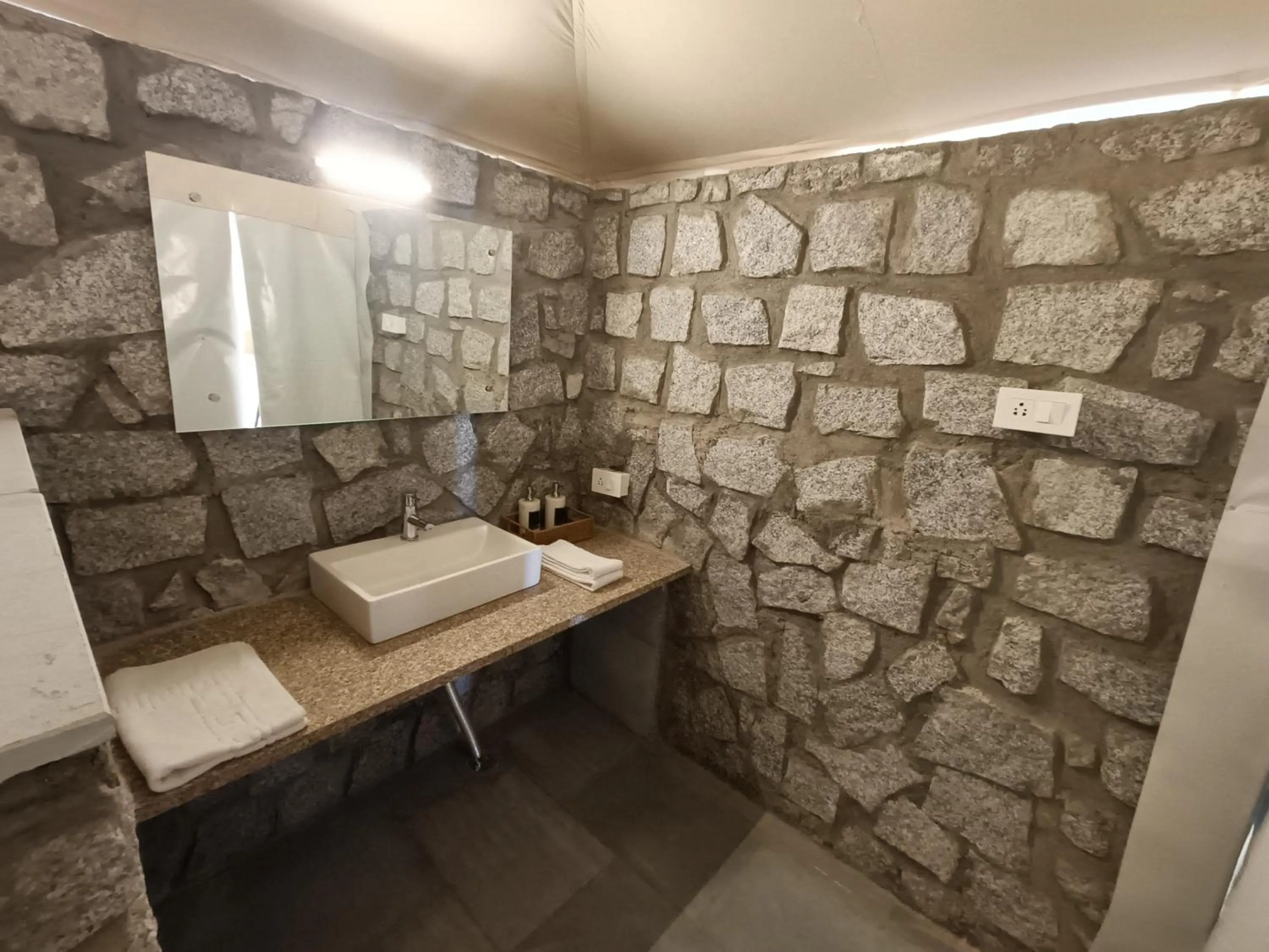 Bathroom in Clarks Safari Jawai