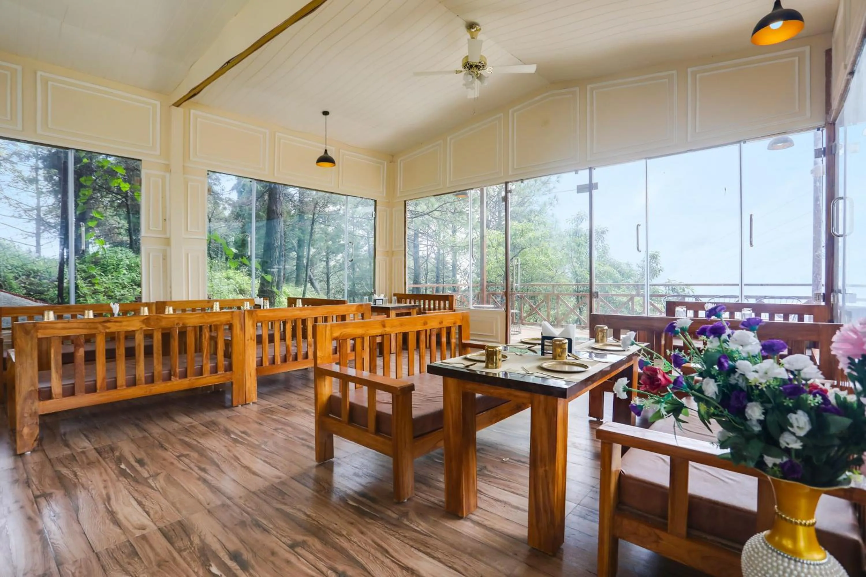 Restaurant/places to eat in Palette by CheckIn Bhatta Falls Mussorie