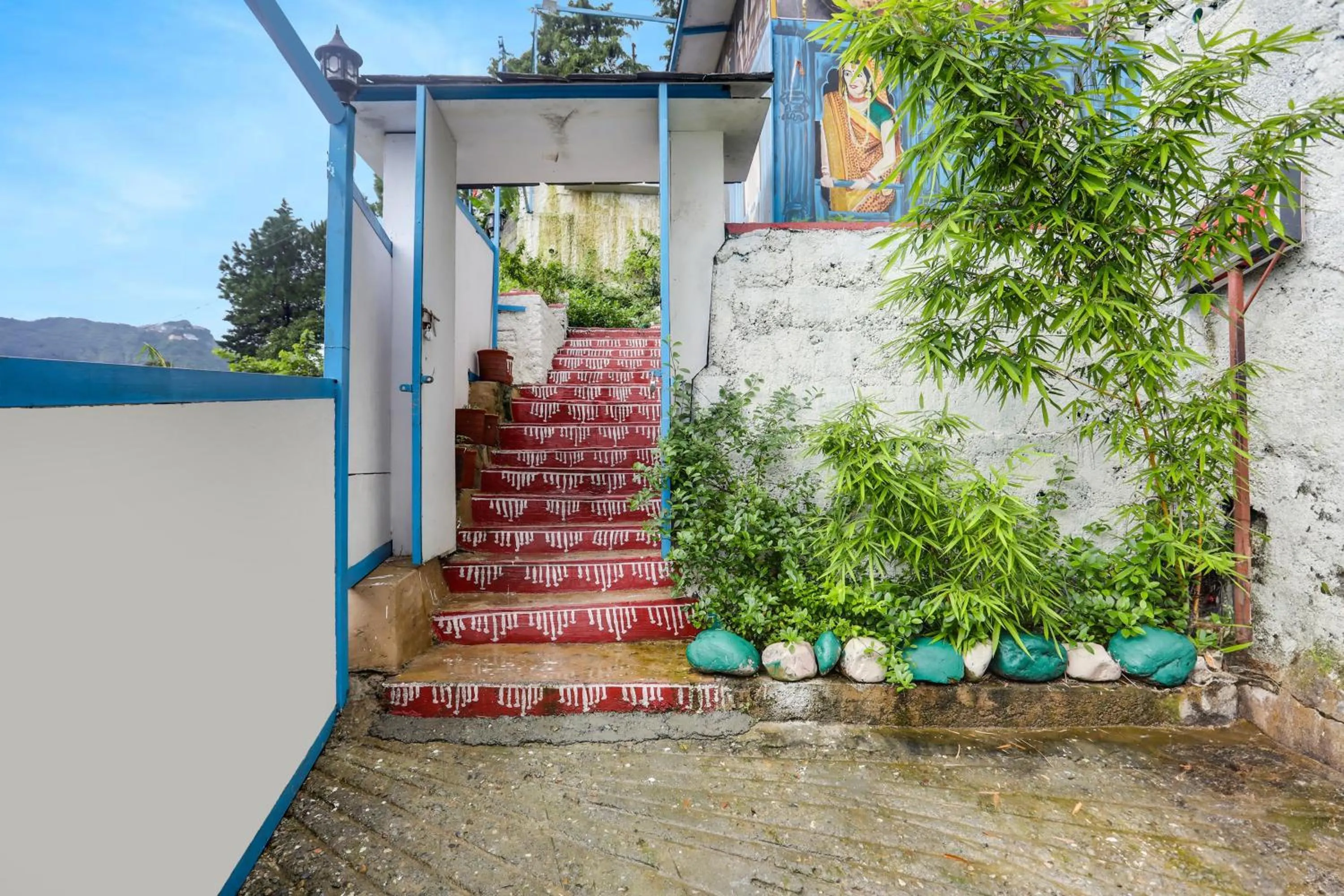 Facade/entrance in Palette by CheckIn Bhatta Falls Mussorie