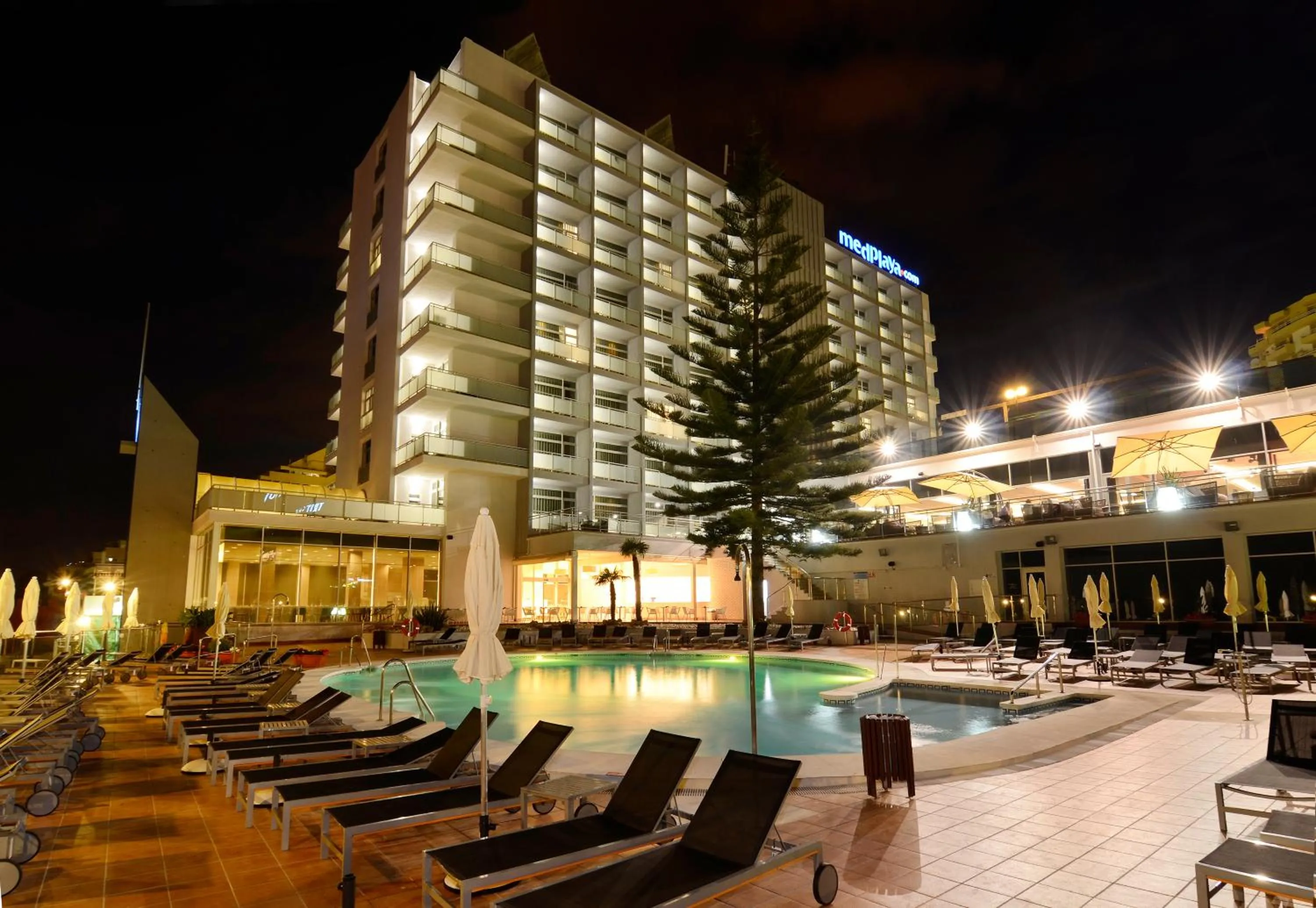 Facade/entrance in Medplaya Hotel Riviera - Adults Recommended