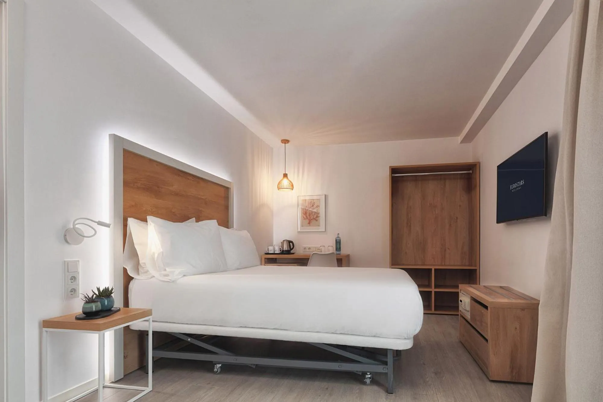 Bed in Eurostars Puerto de Ibiza