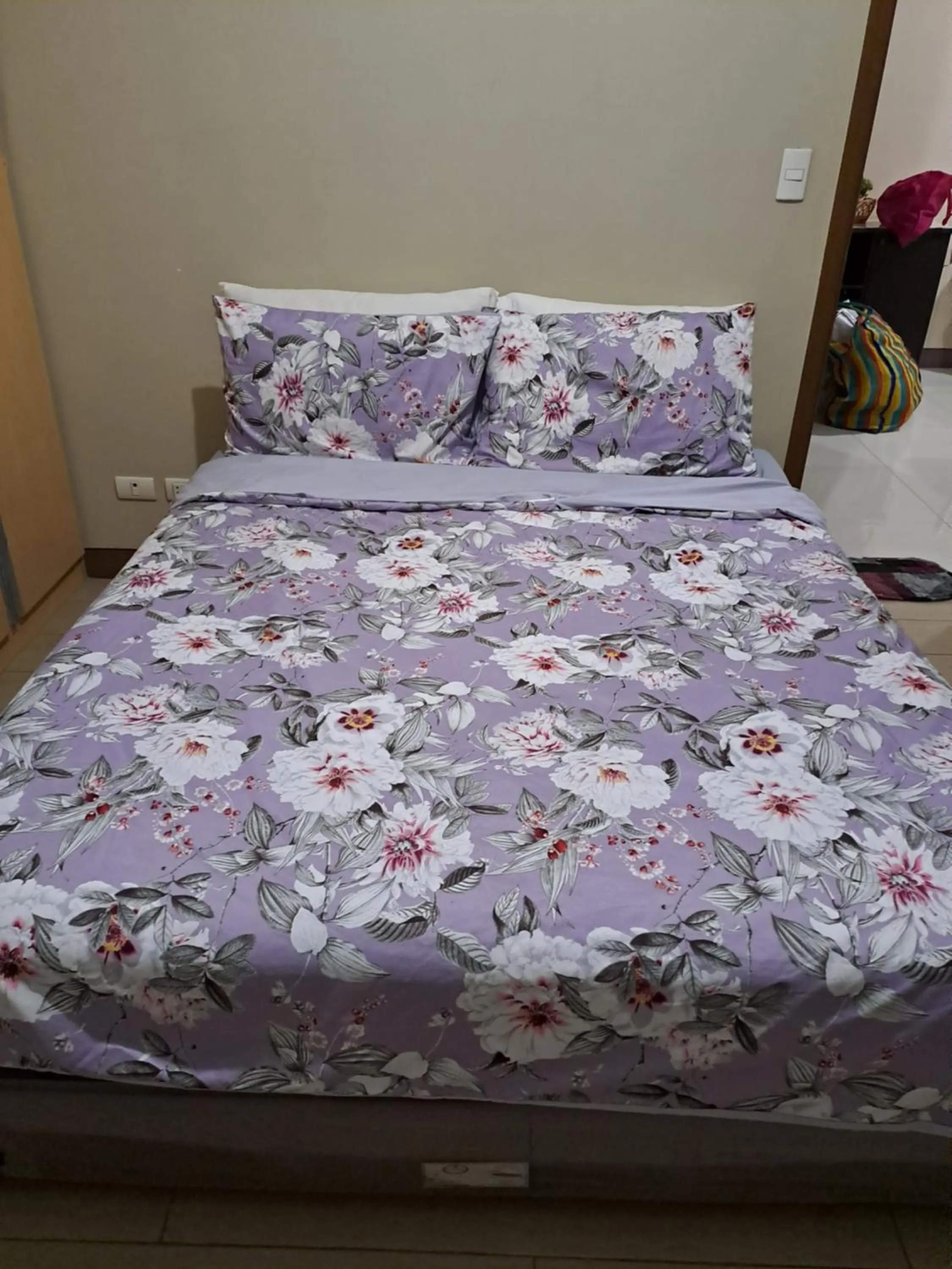 Bed in MRMCONDOTEL