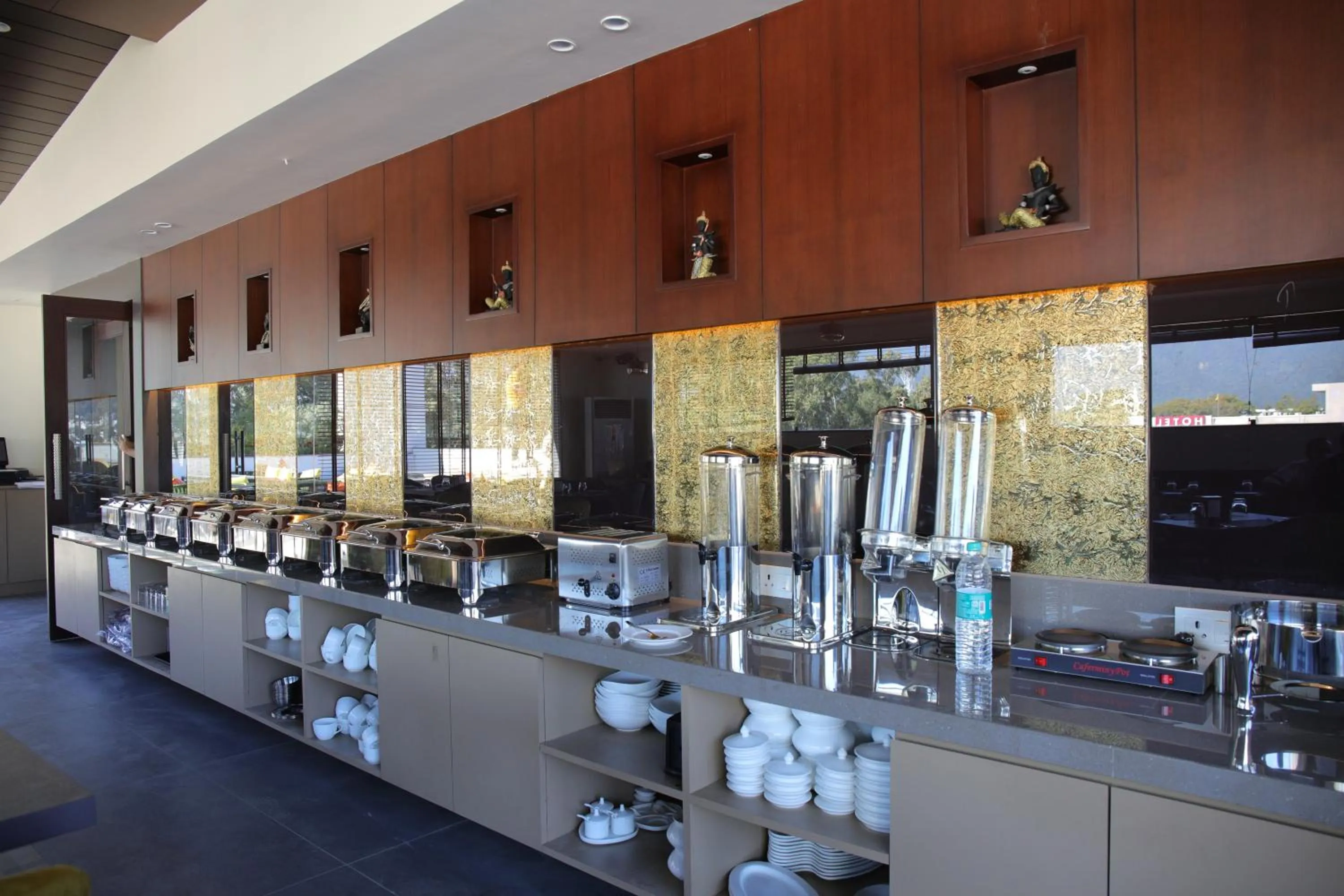 Breakfast in Pride Biznotel Haldwani