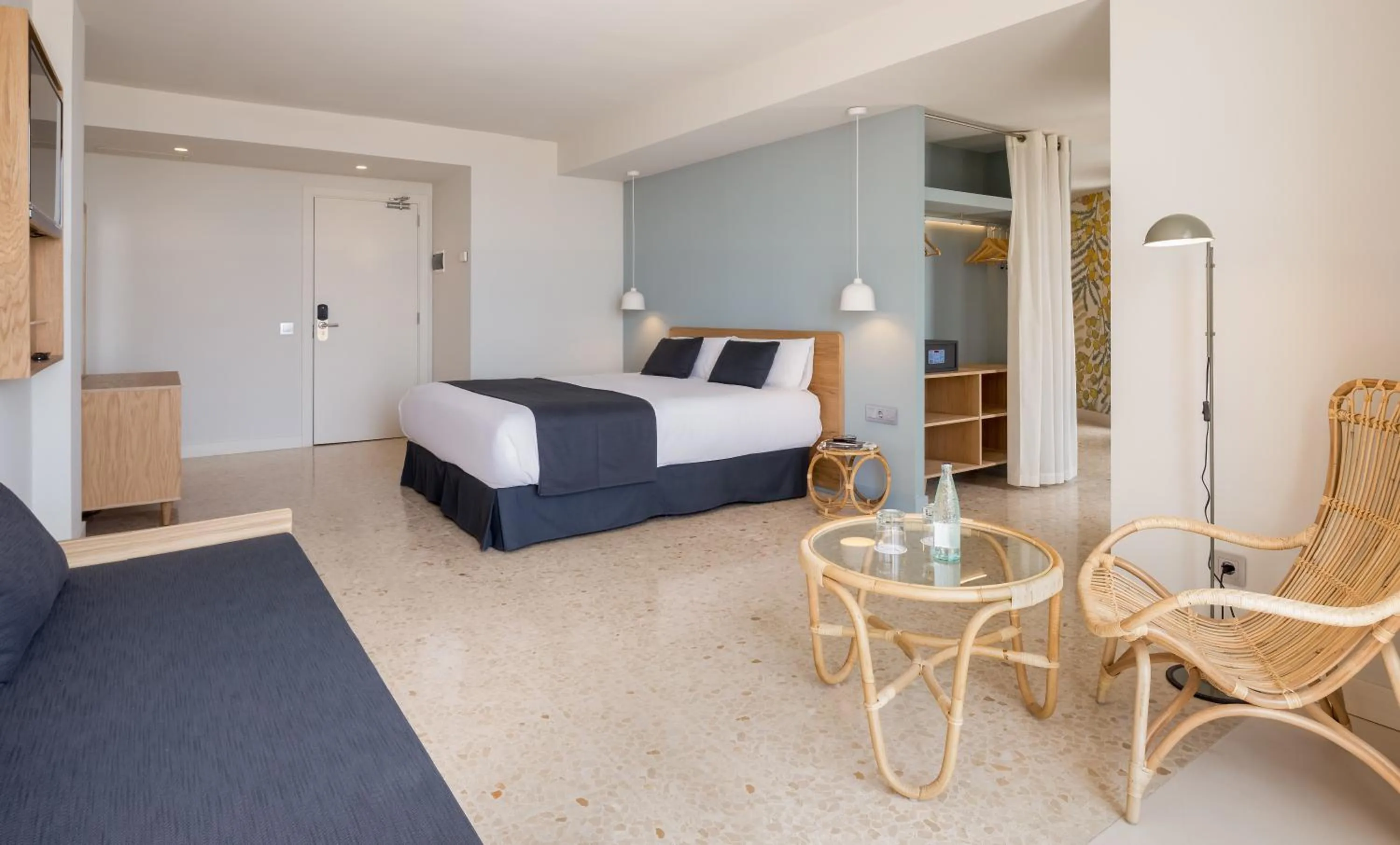 Photo of the whole room, Bed in AQUA Hotel Silhouette & Spa - Adults Only