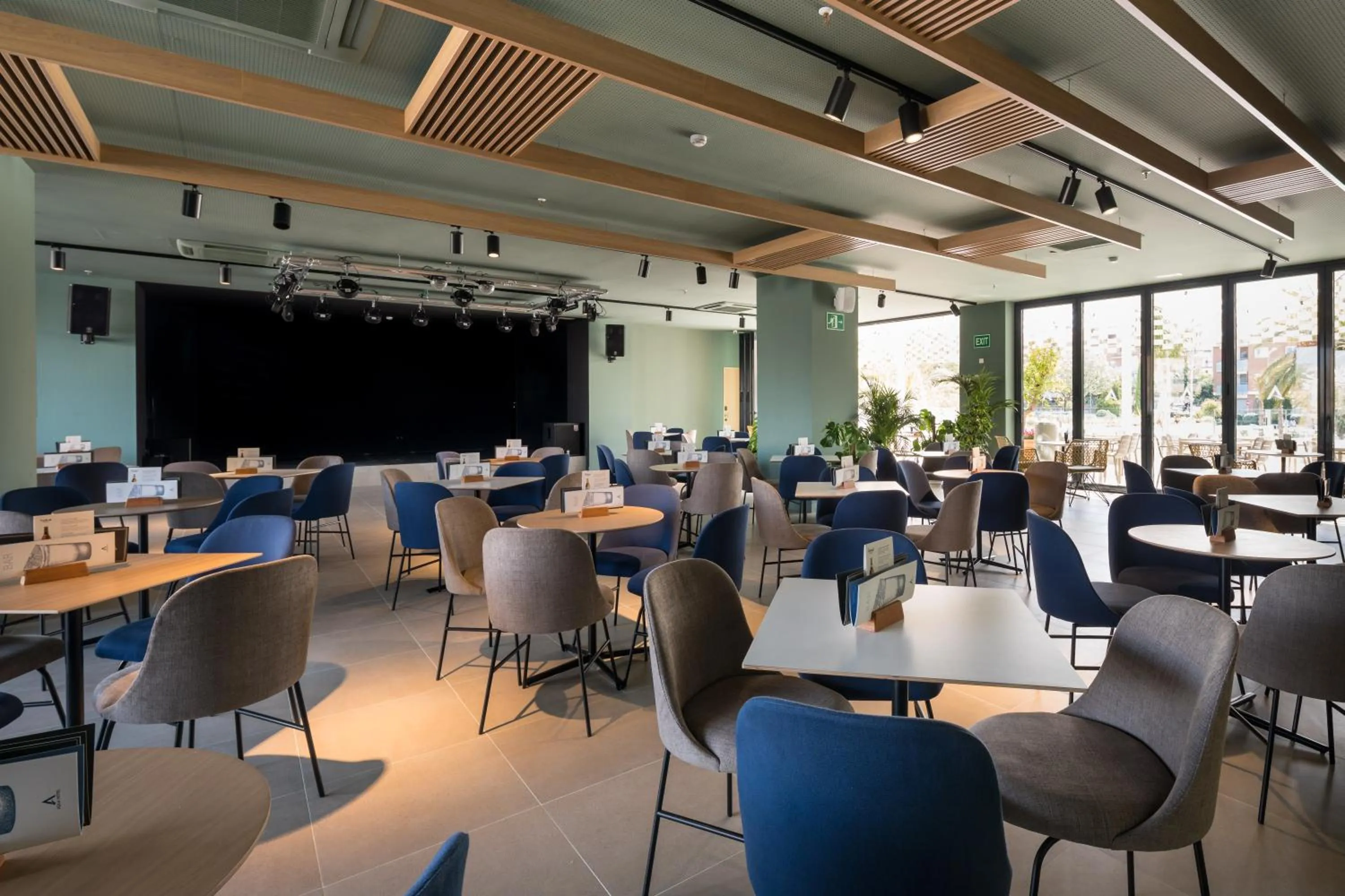 Lounge or bar in AQUA Hotel Silhouette & Spa - Adults Only