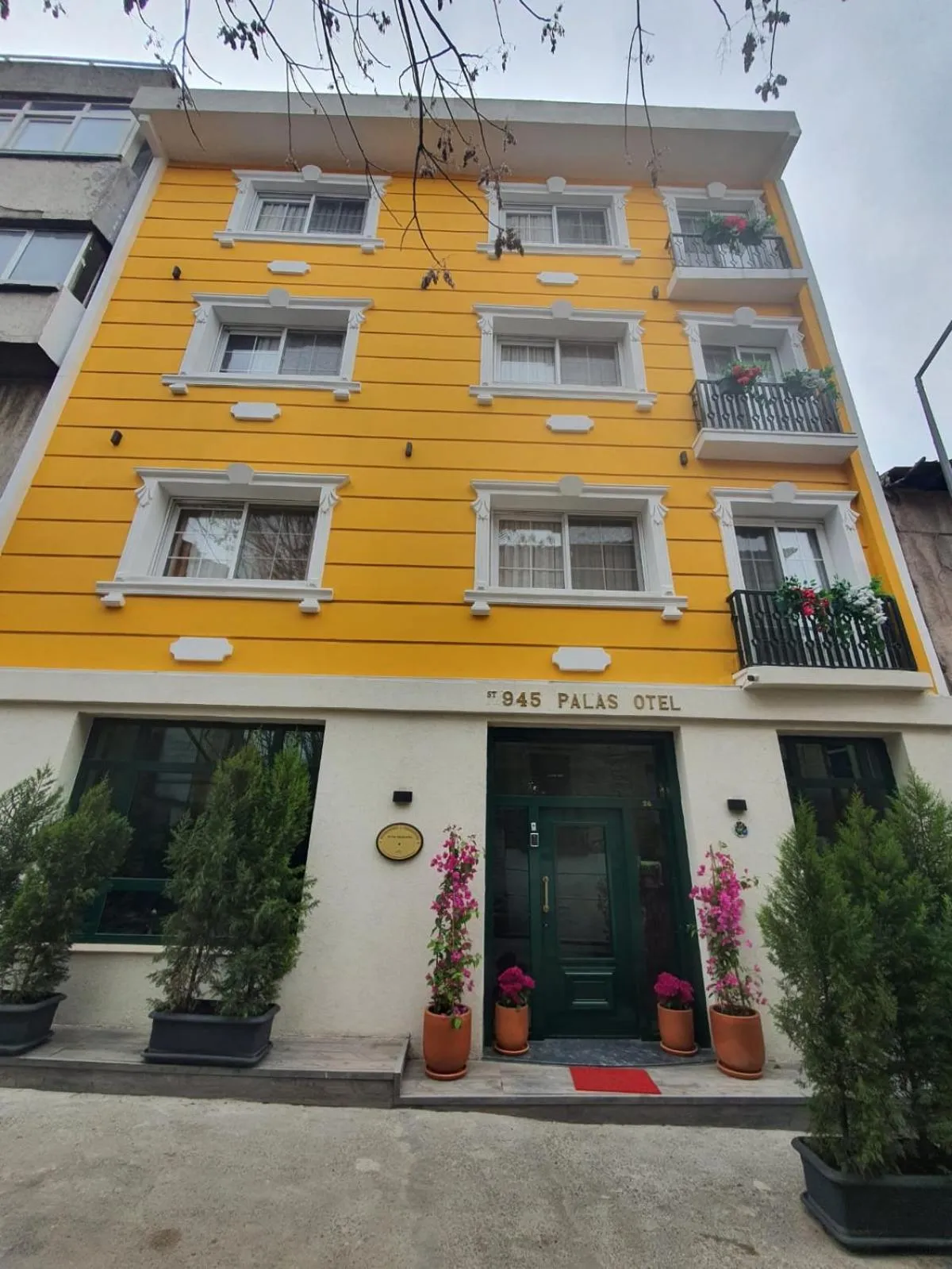 Property building in st945 Palas Otel