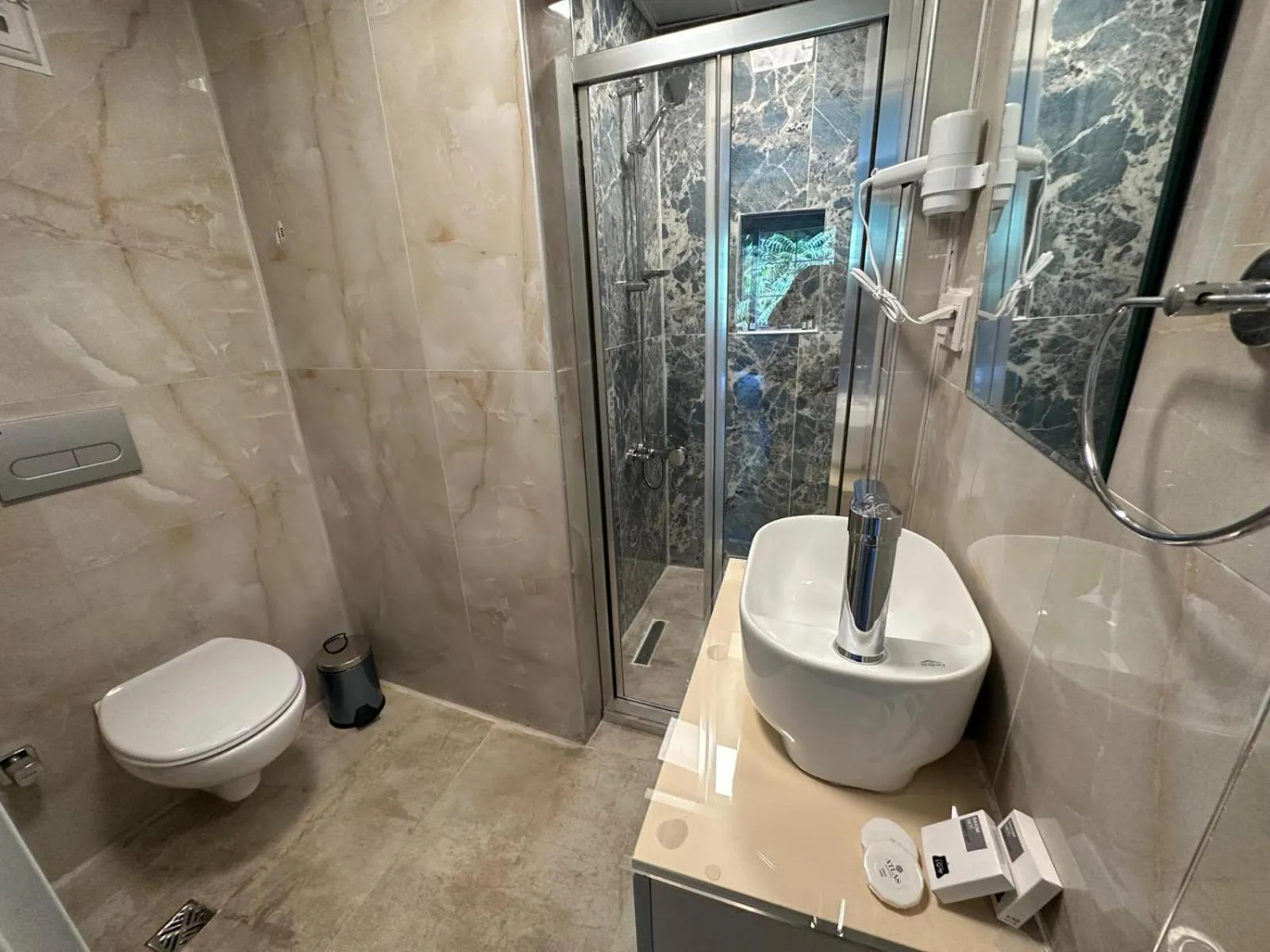 Shower in st945 Palas Otel