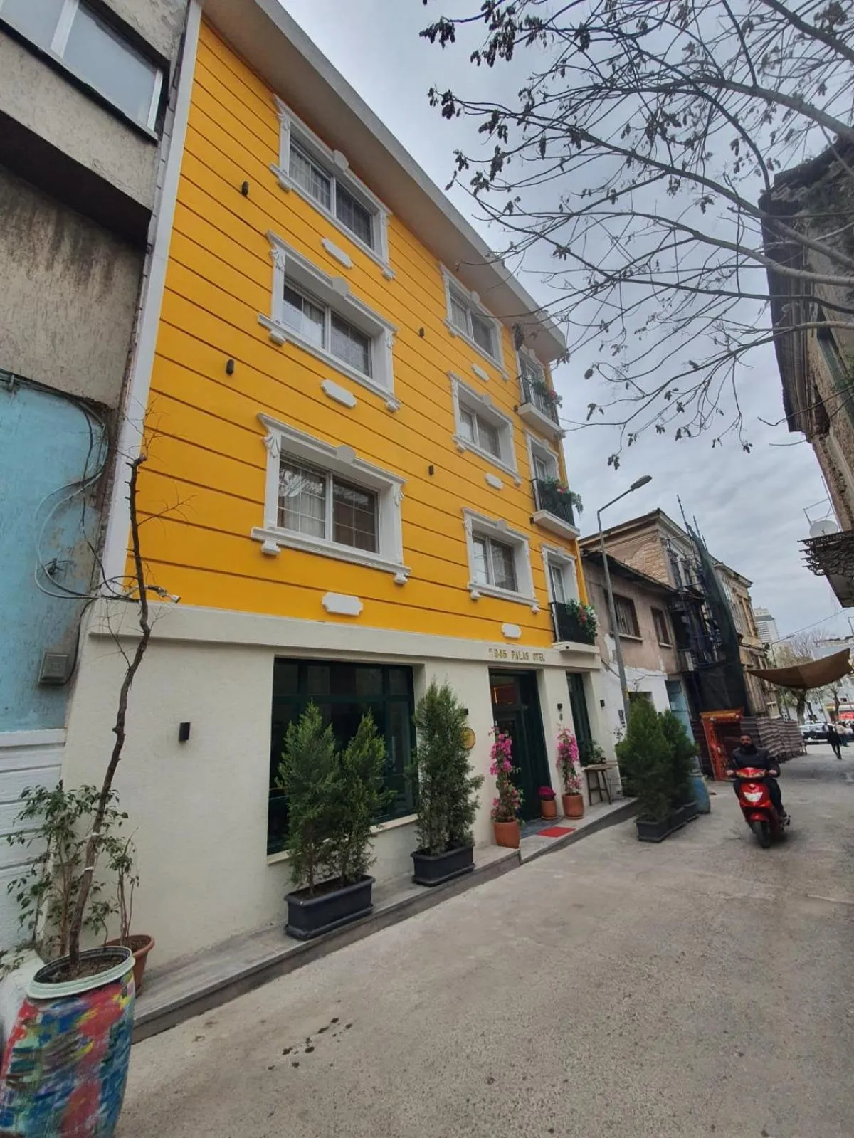 Property building in st945 Palas Otel