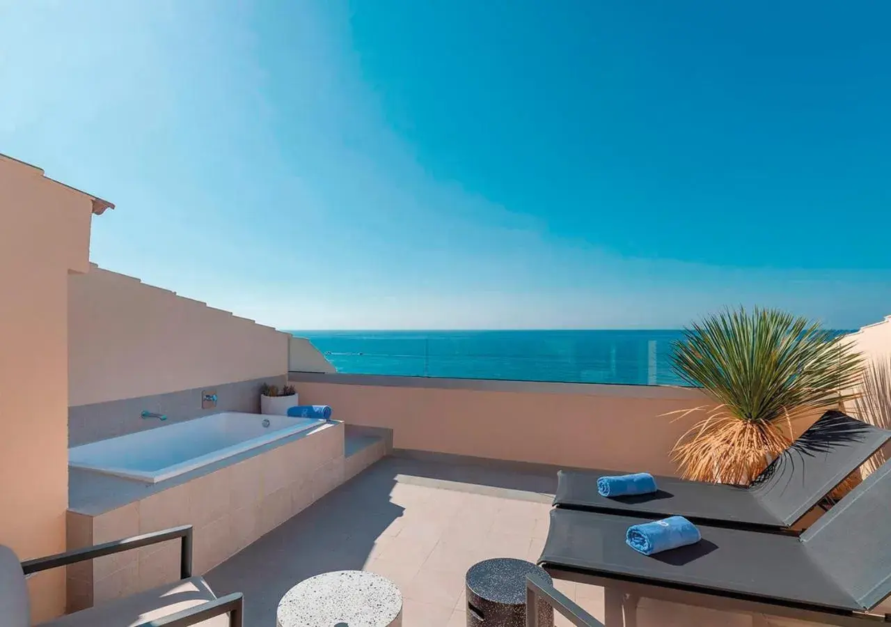 Sea view in AQUA Hotel Promenade & Spa 4Sup Sea view in AQUA Hotel Promenade & Spa 4Sup