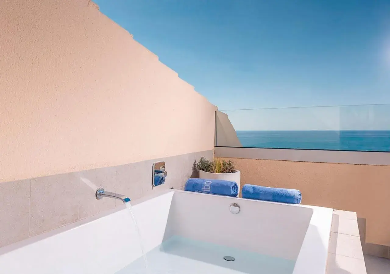 Sea view in AQUA Hotel Promenade & Spa 4Sup Sea view in AQUA Hotel Promenade & Spa 4Sup