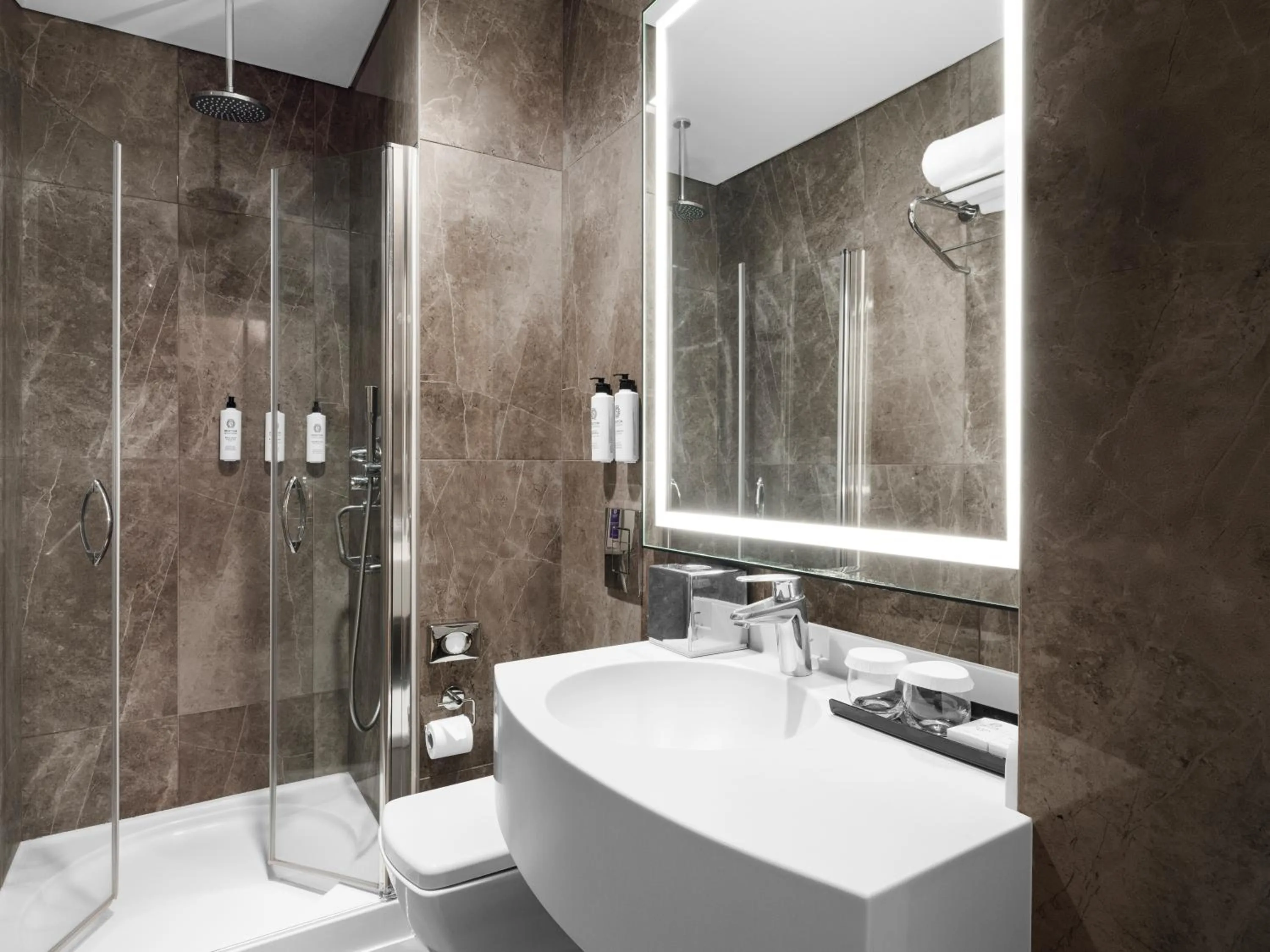 Shower in Selectum City Ataşehir