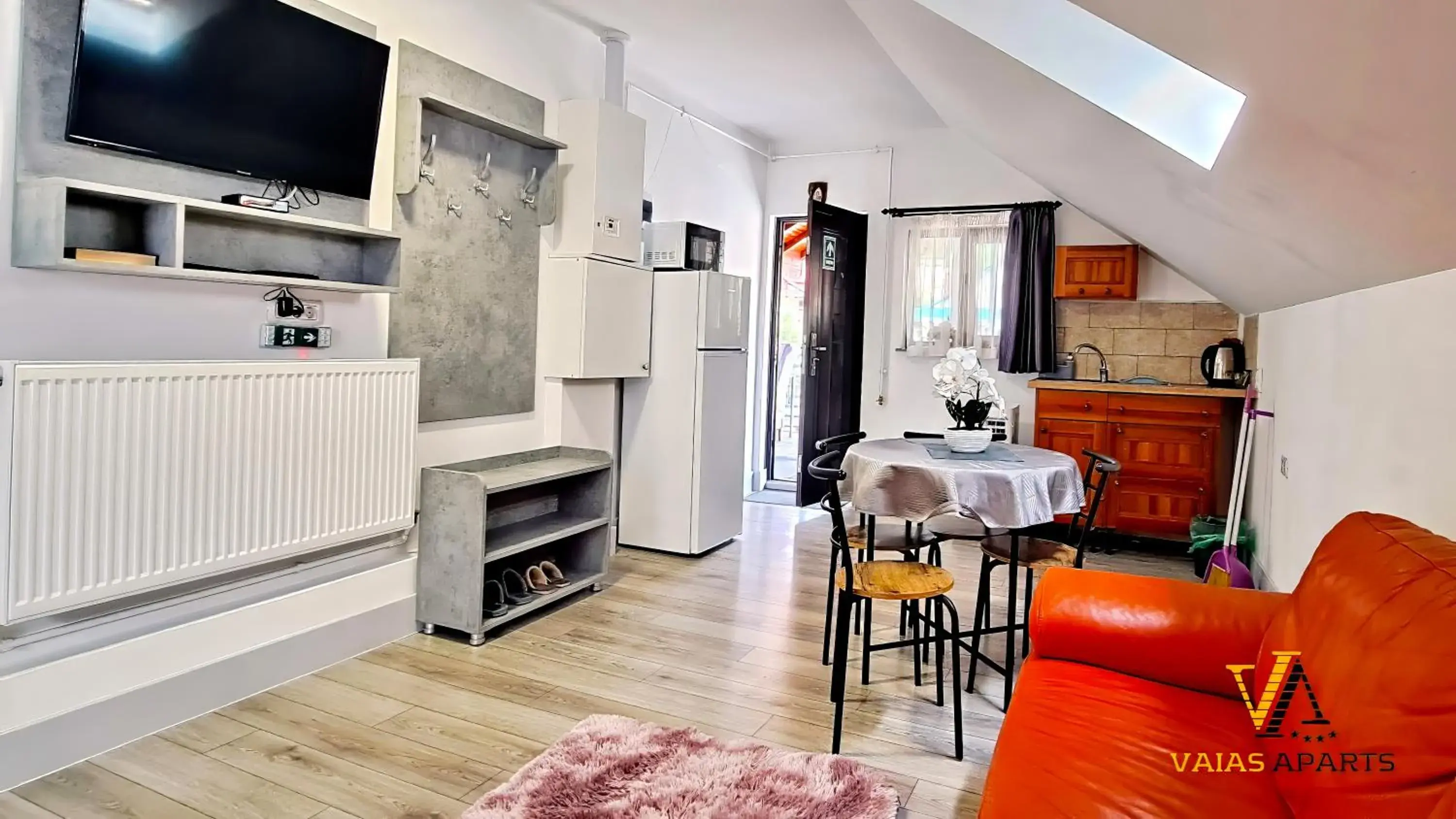 Deluxe One-Bedroom Apartment with Garden View in VAiAs Aparts Deluxe One-Bedroom Apartment with Garden View in VAiAs Aparts