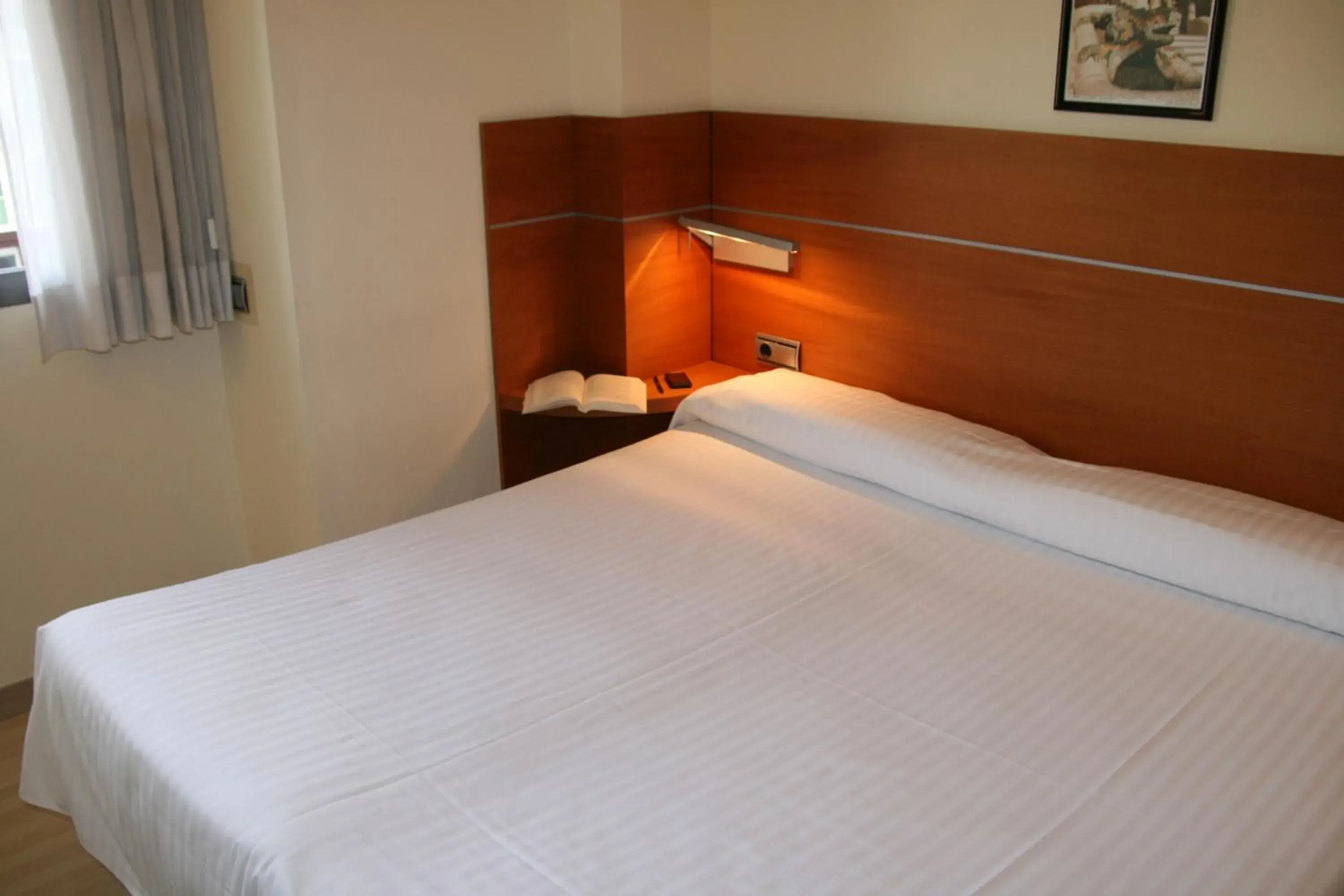 Bed in Apartaments Aragó565 Bed in Apartaments Aragó565