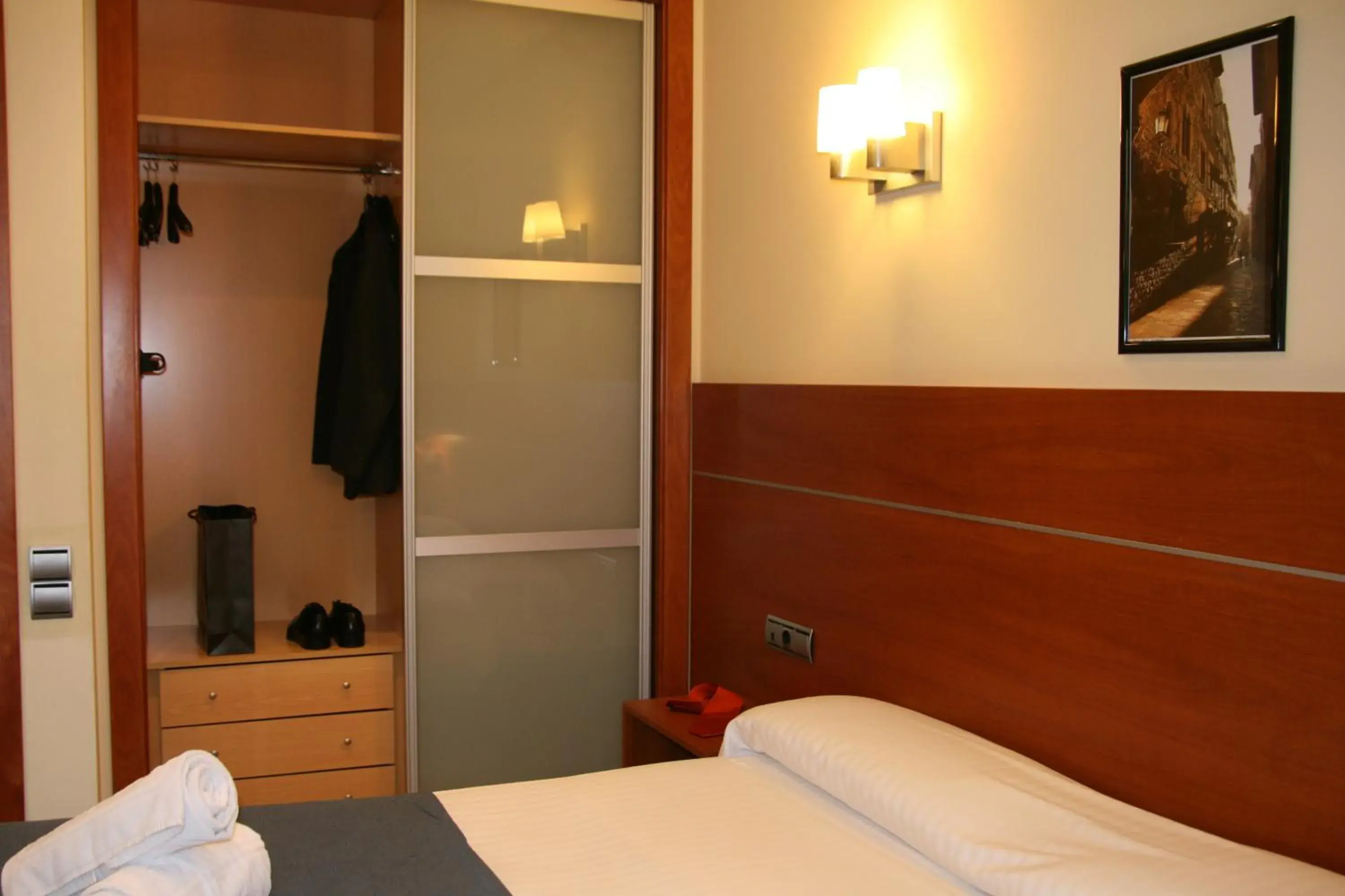 Bed in Apartaments Aragó565 Bed in Apartaments Aragó565