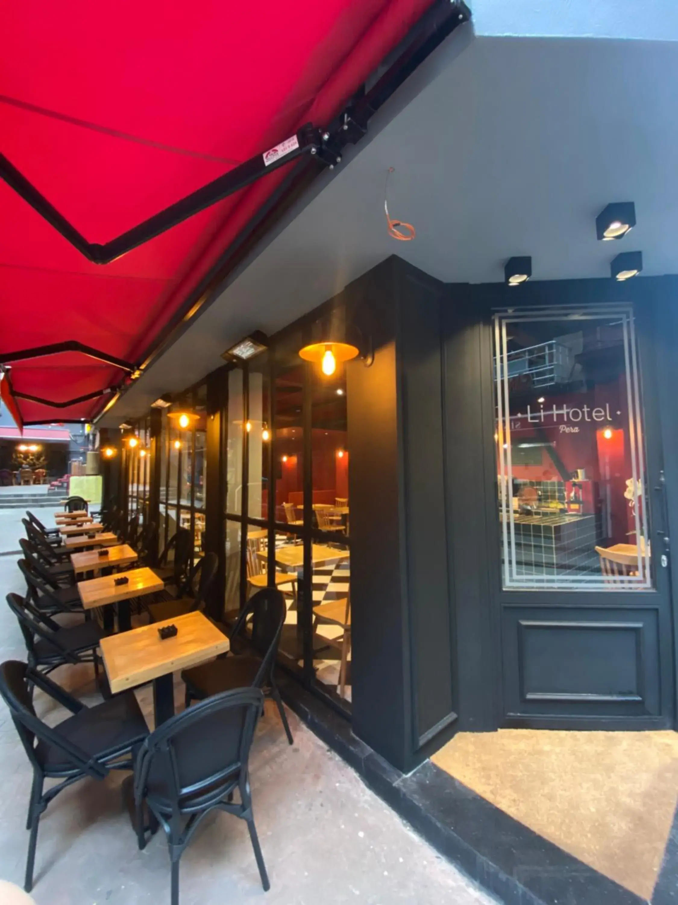 Restaurant/places to eat in Li Hotel Pera Restaurant/places to eat in Li Hotel Pera