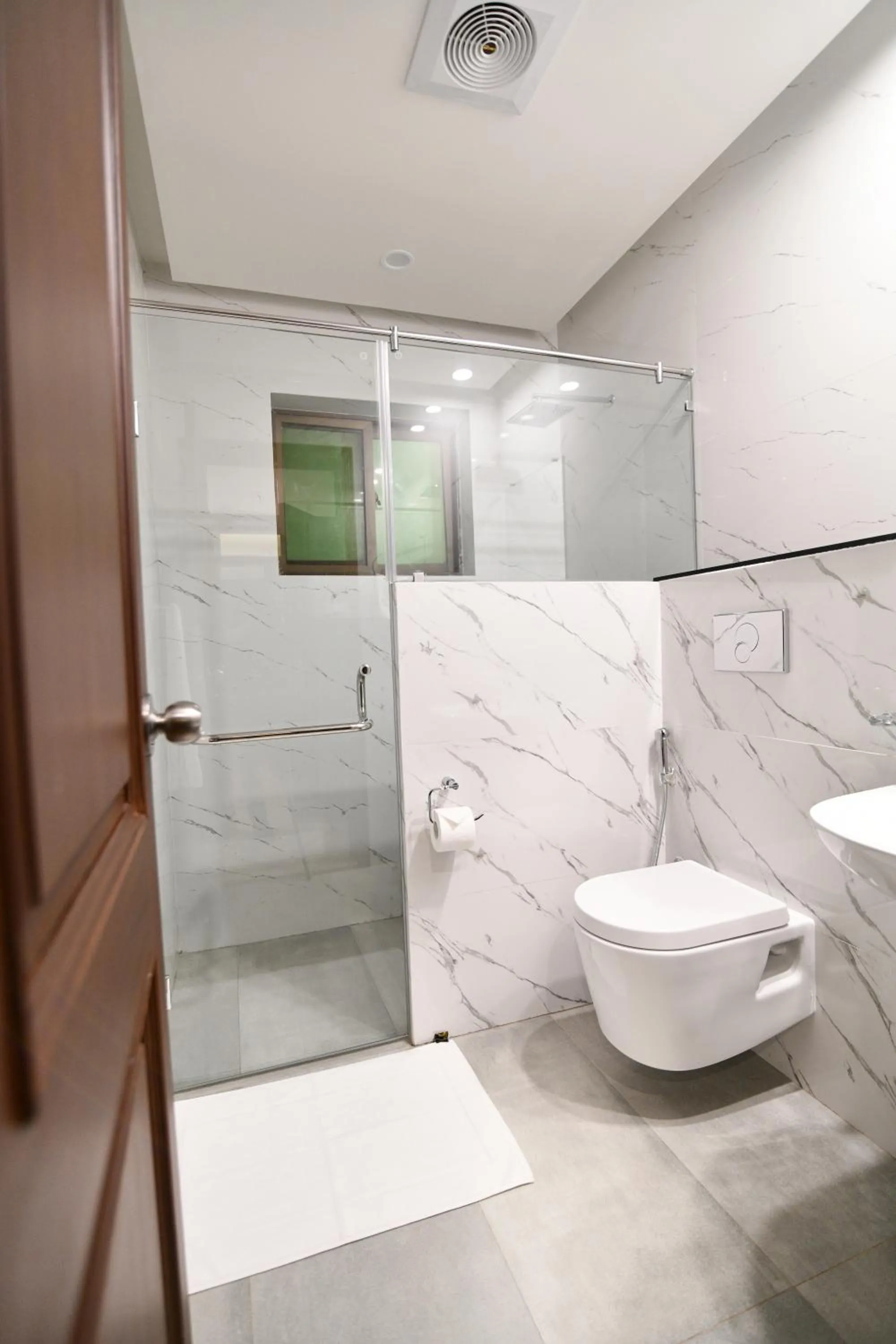 Bathroom in Royal Regency Hotel