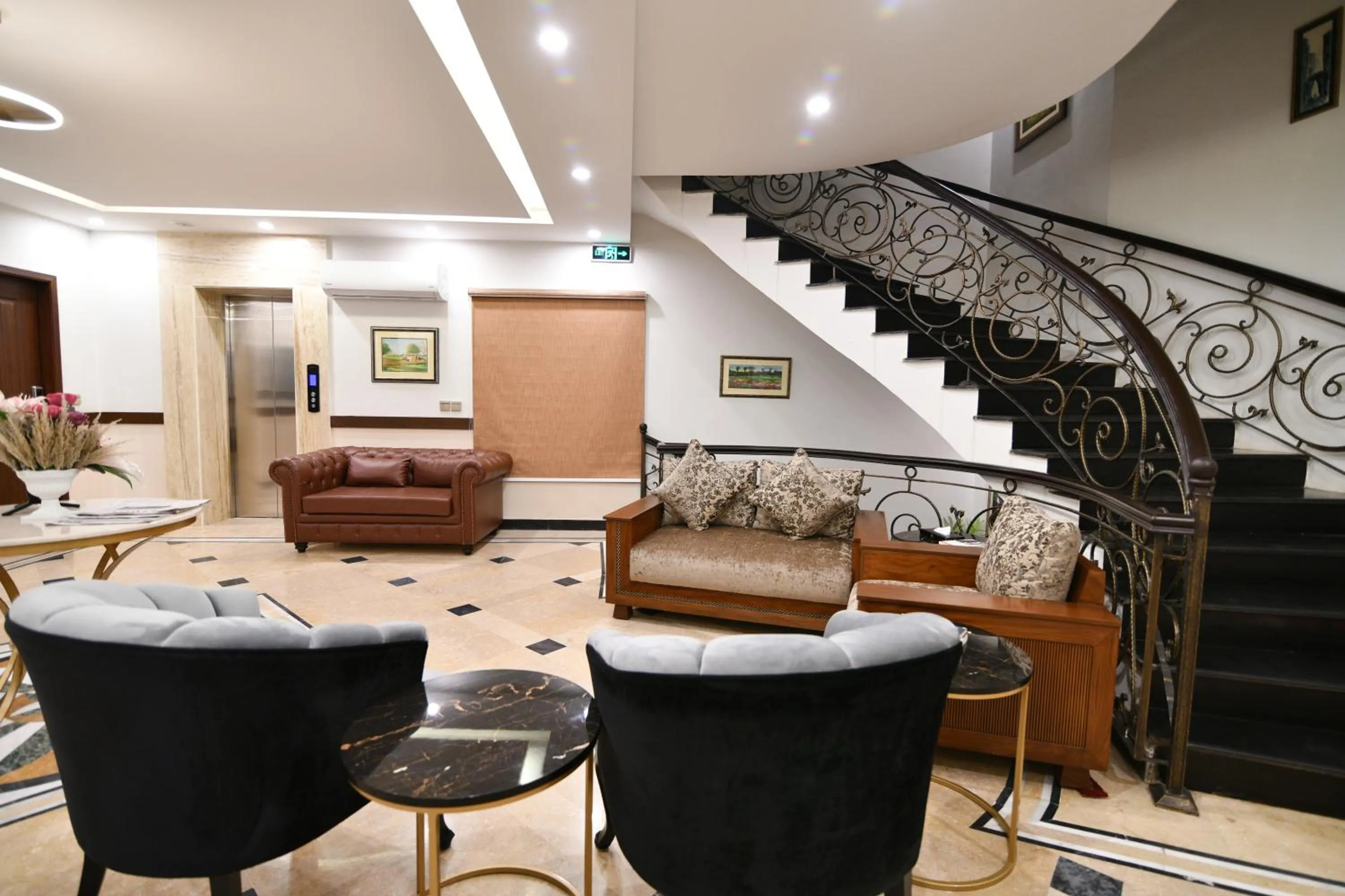 Communal lounge/ TV room in Royal Regency Hotel