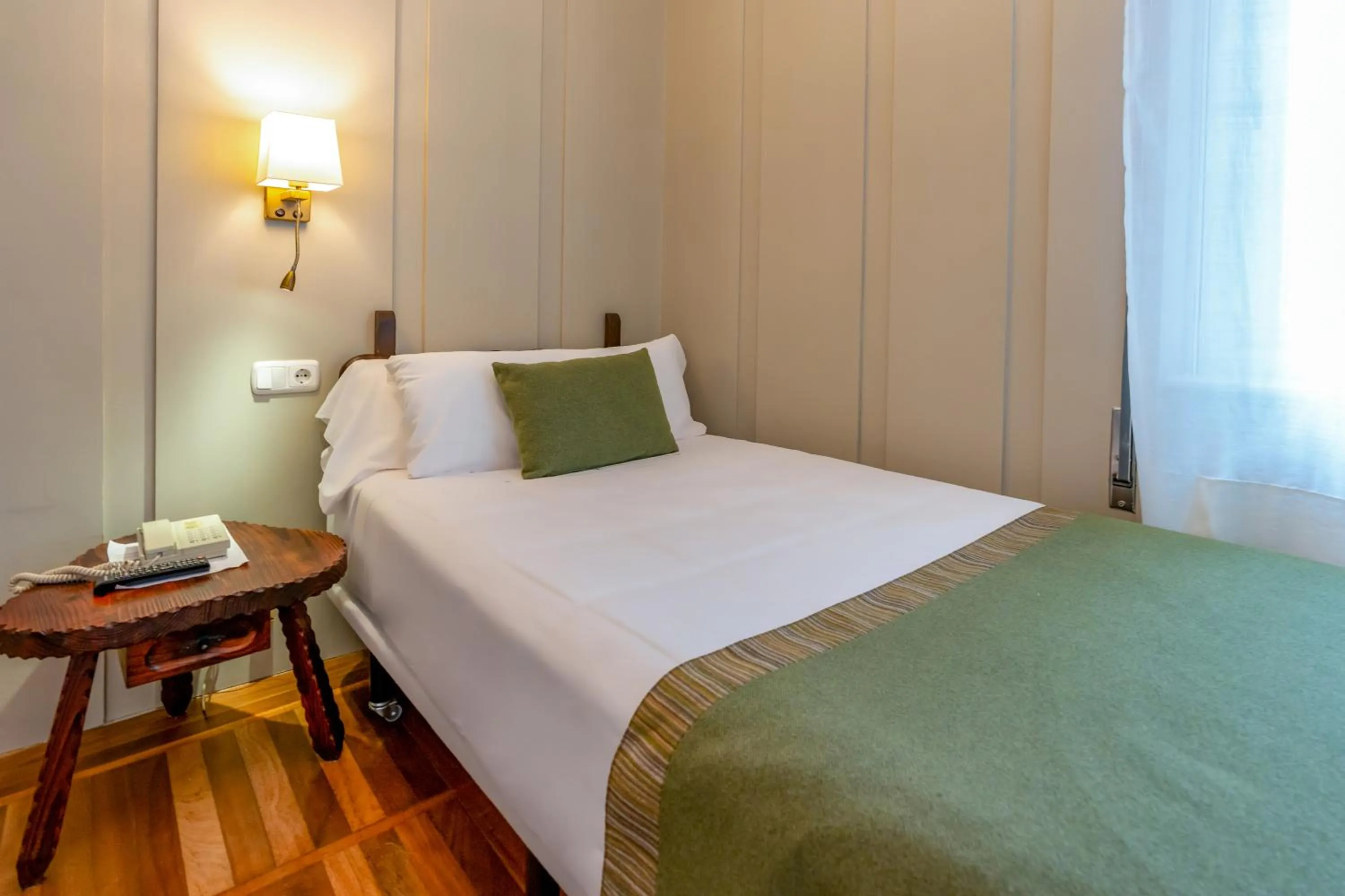 Bed in Hotel Alcazar Irun