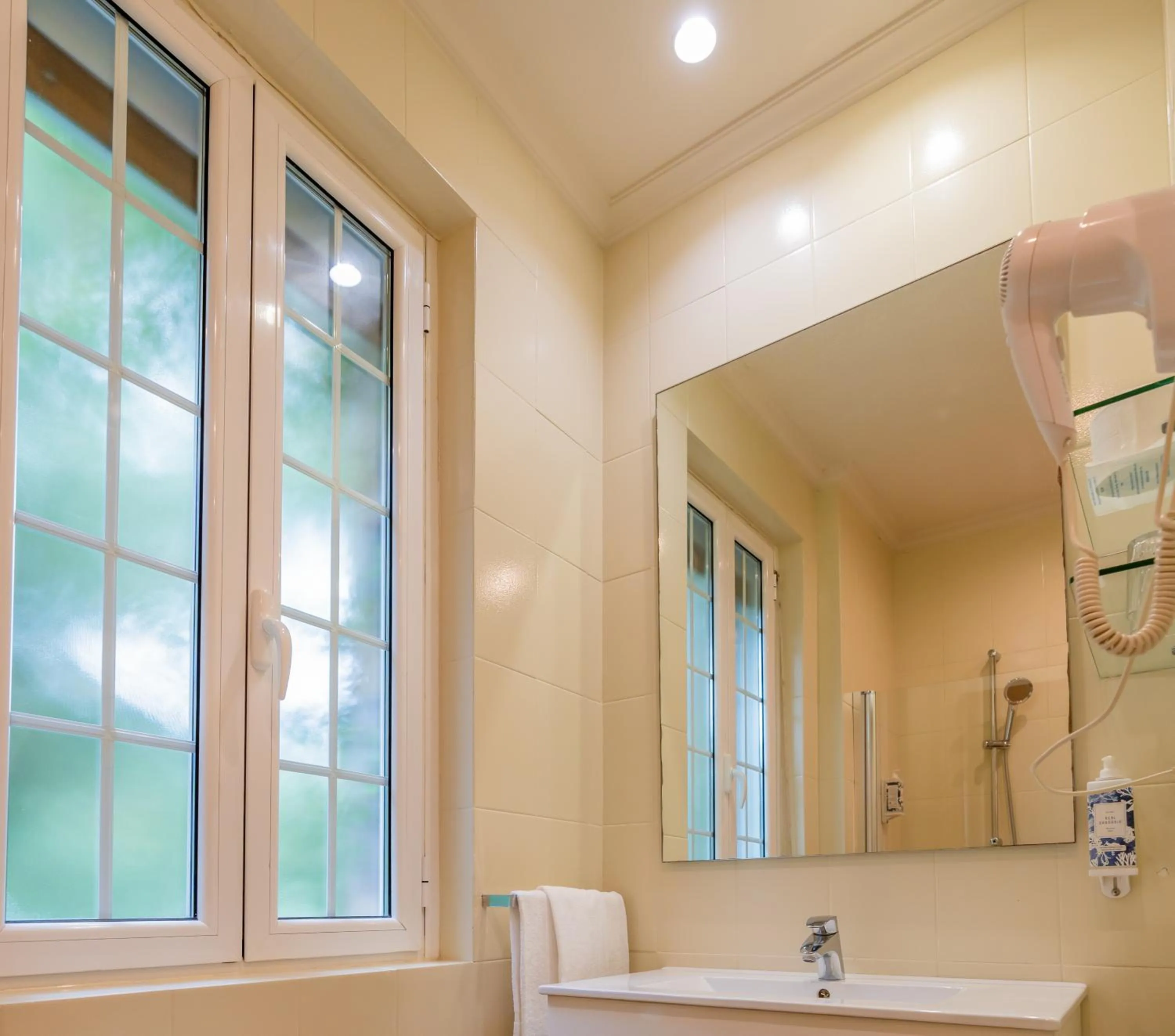 Bathroom in Hotel Alcazar Irun