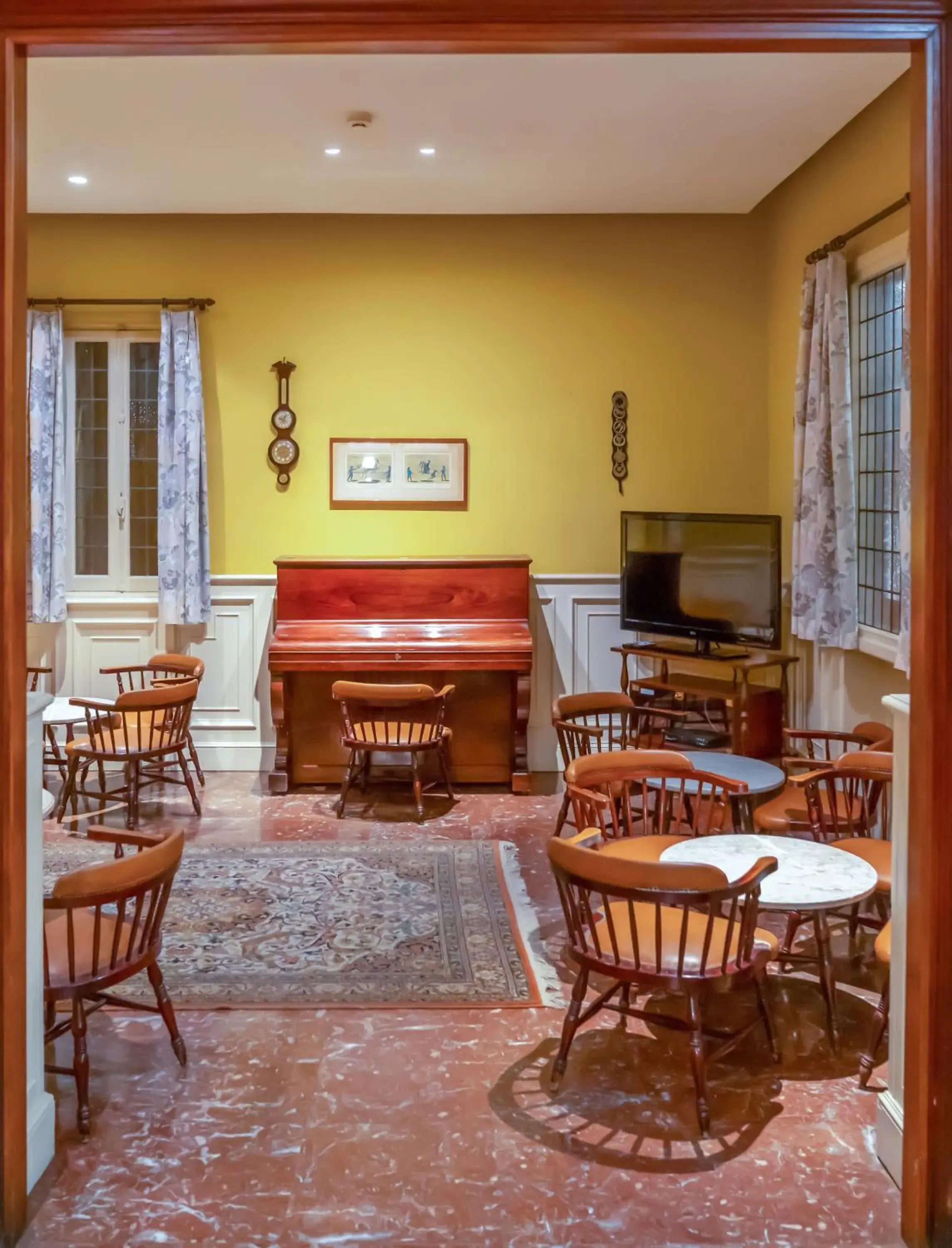 Lounge or bar in Hotel Alcazar Irun Lounge or bar in Hotel Alcazar Irun