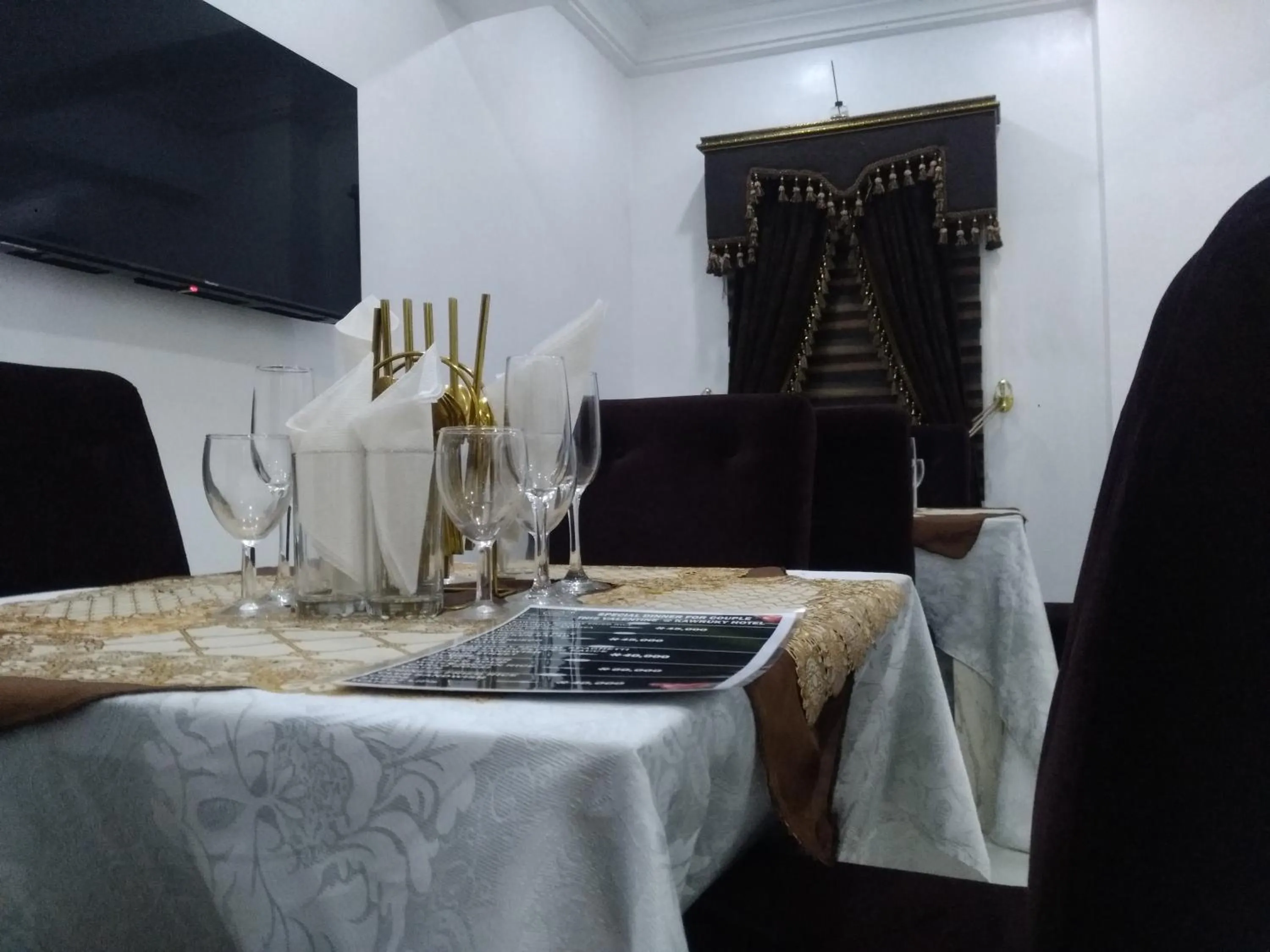 Restaurant/places to eat in Kawruky Hotel Benin