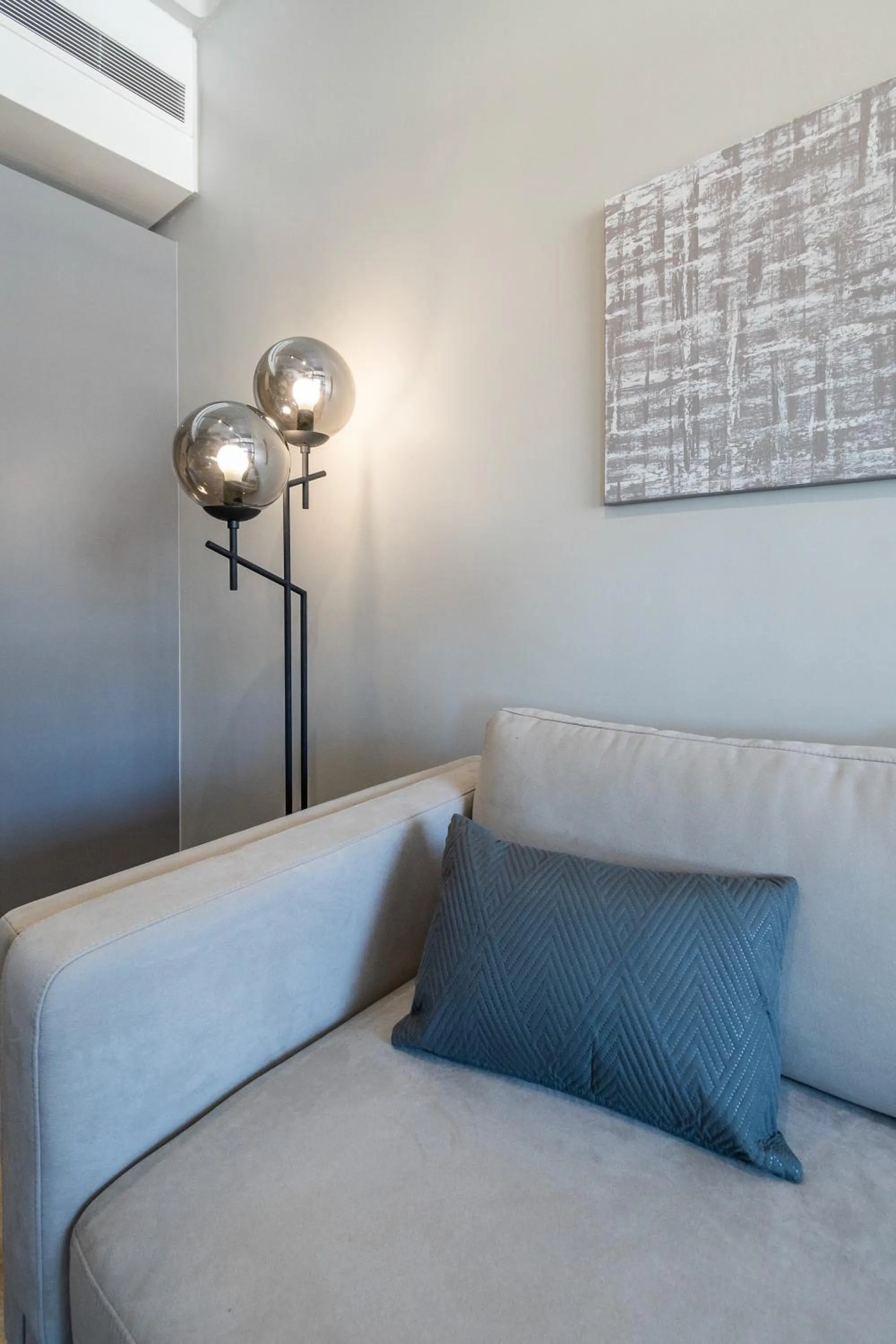 One Thibault Luxury Apartments