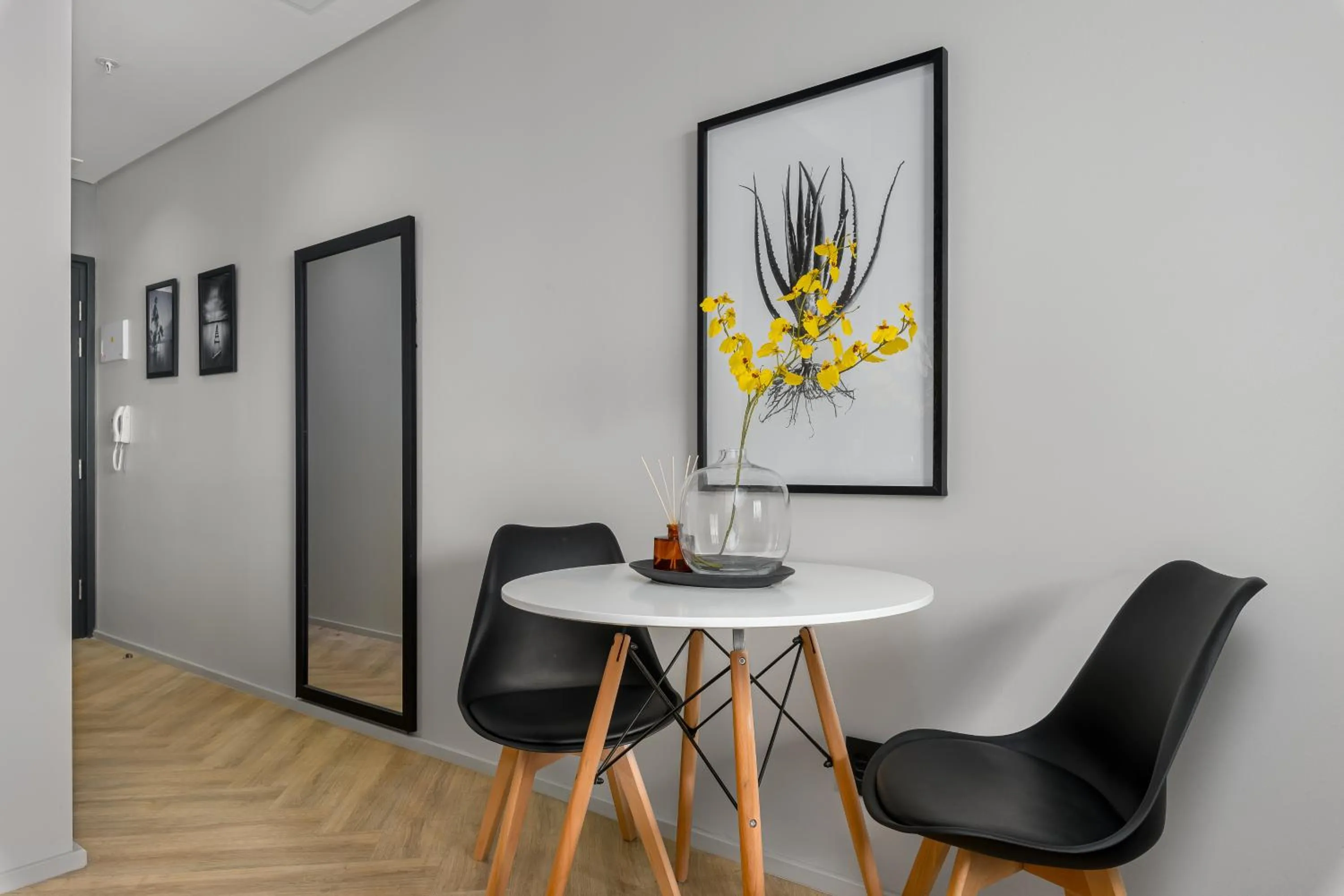 One Thibault Luxury Apartments