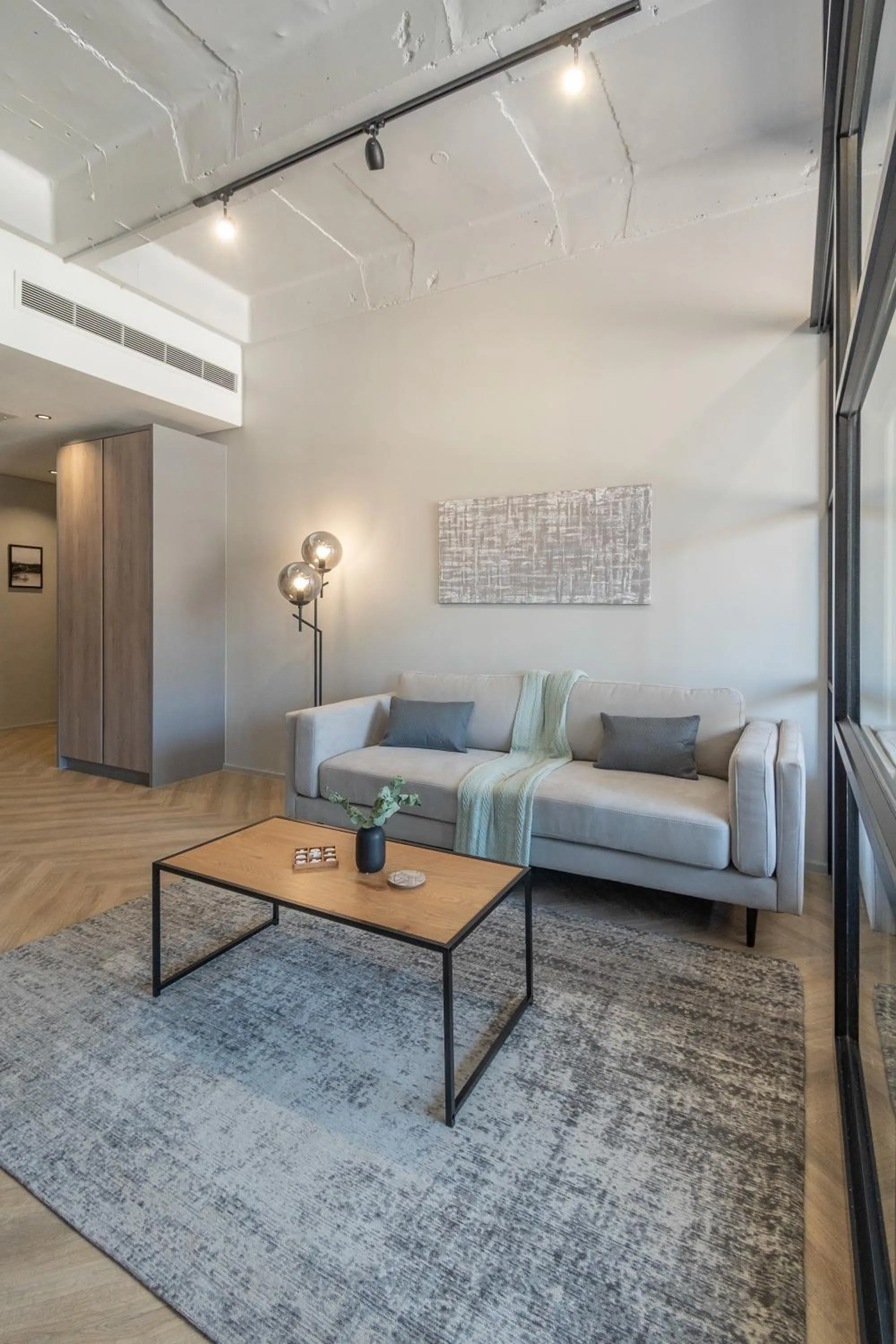 One Thibault Luxury Apartments