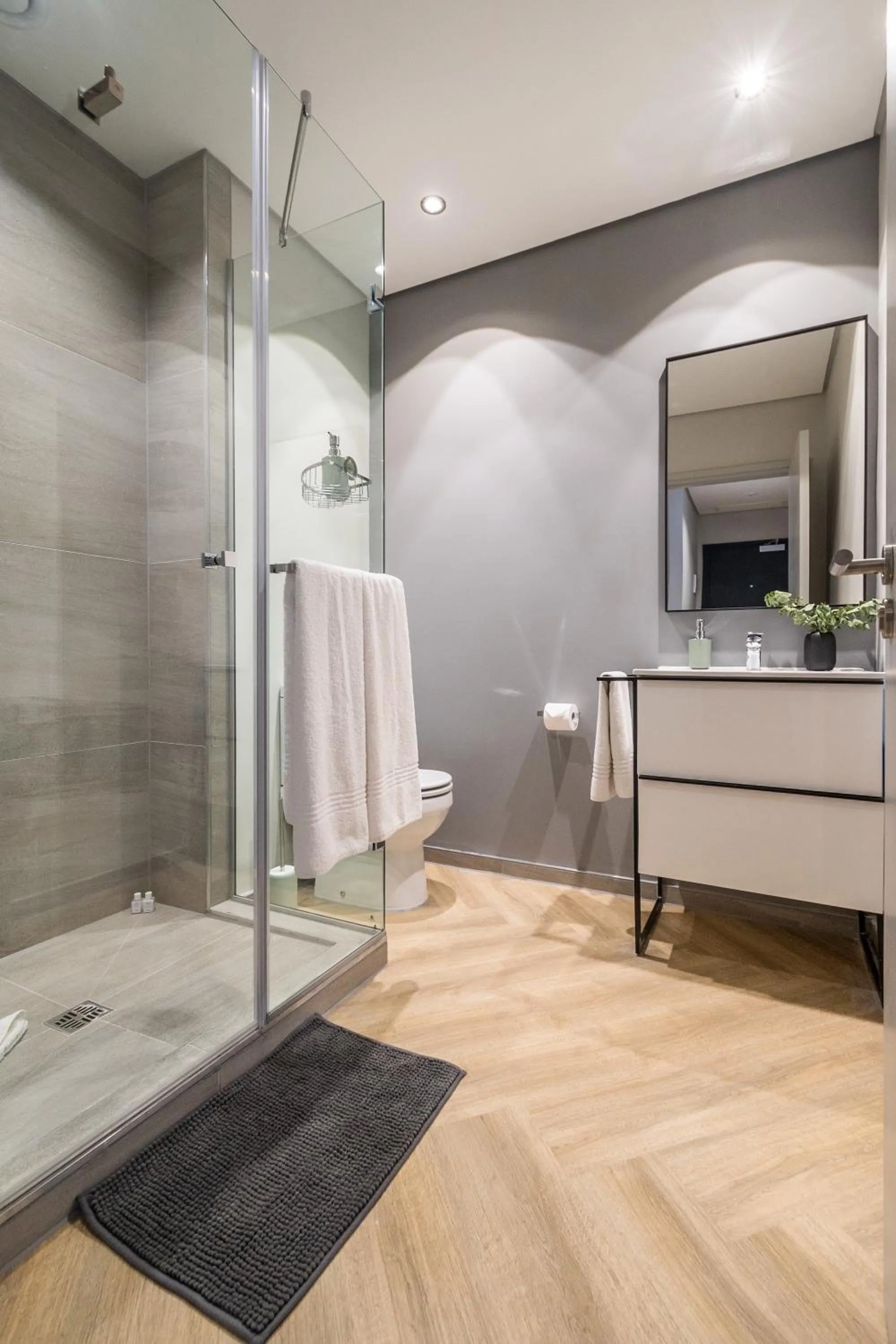 One Thibault Luxury Apartments