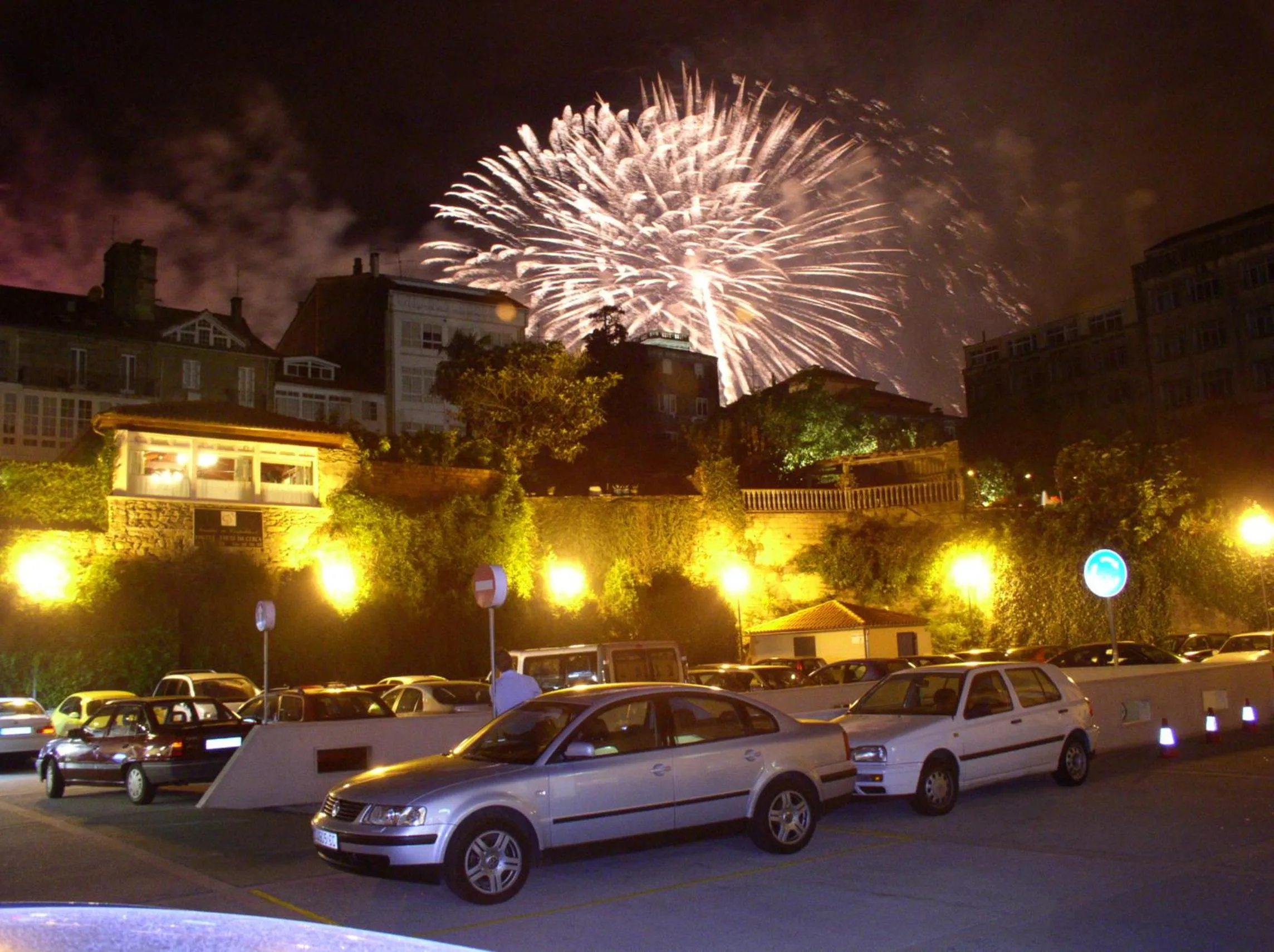 Night in Hotel Parking Miradoiro de Belvís