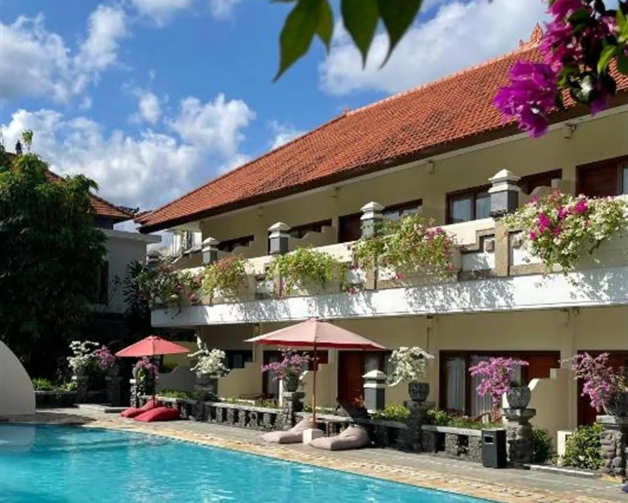 Swimming pool in Marine Bay Sanur