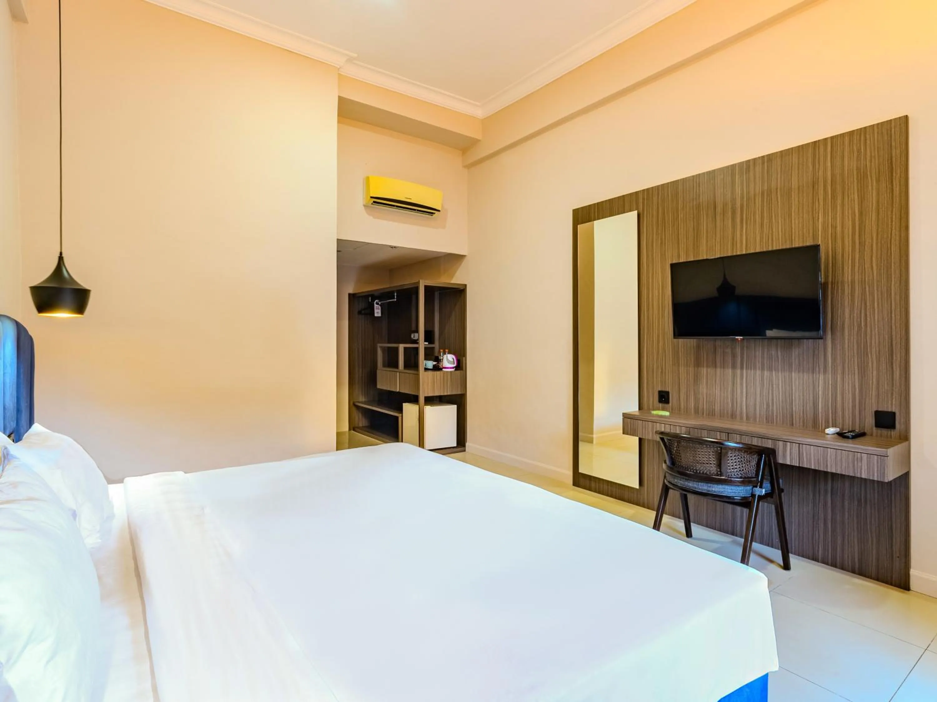 Bed in Marine Bay Sanur