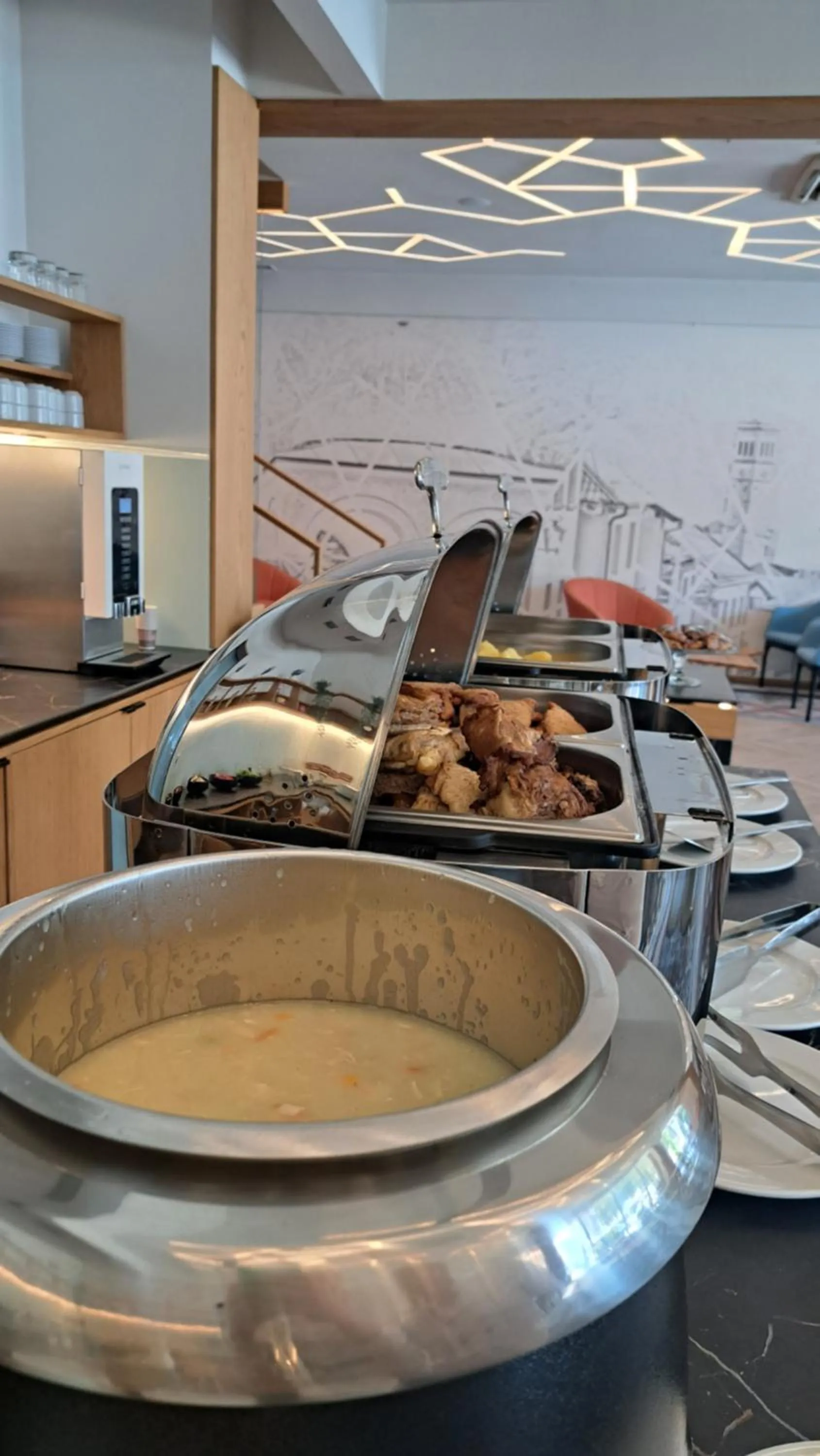 Food and drinks in Lipa Hotel