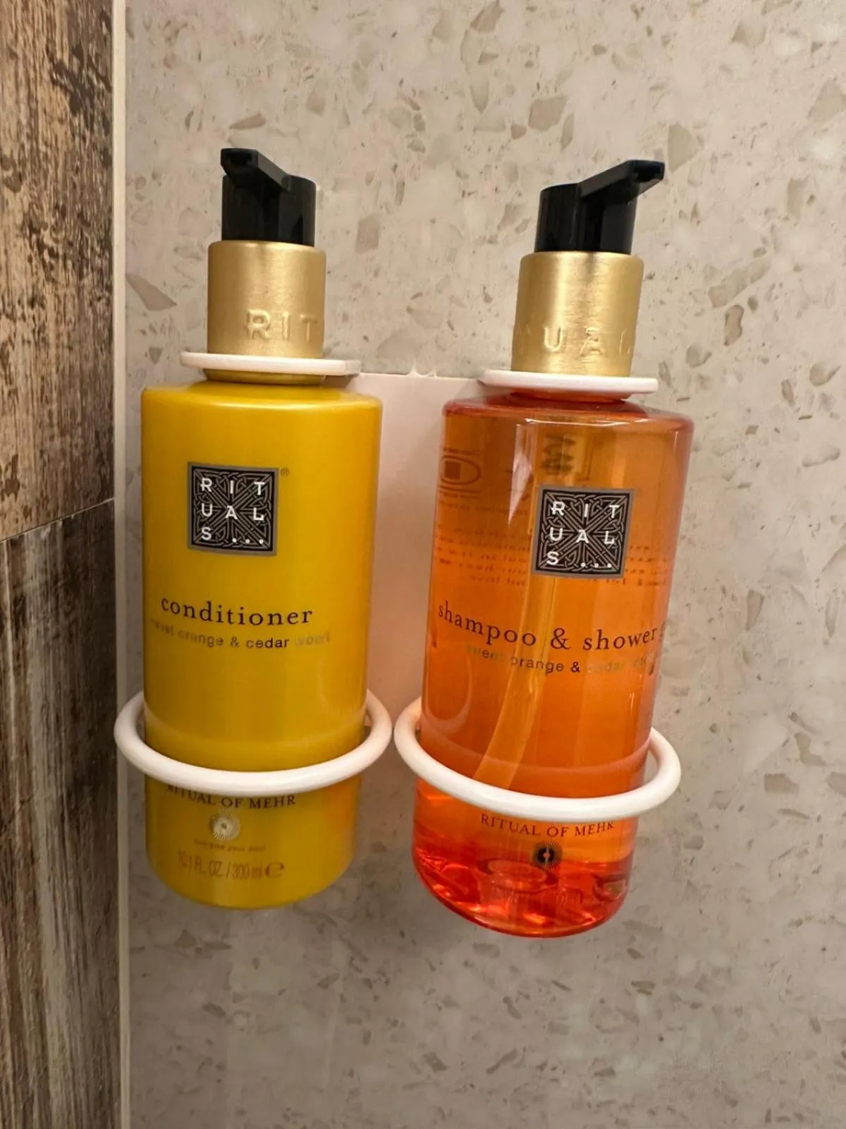 Bathroom in Lipa Hotel