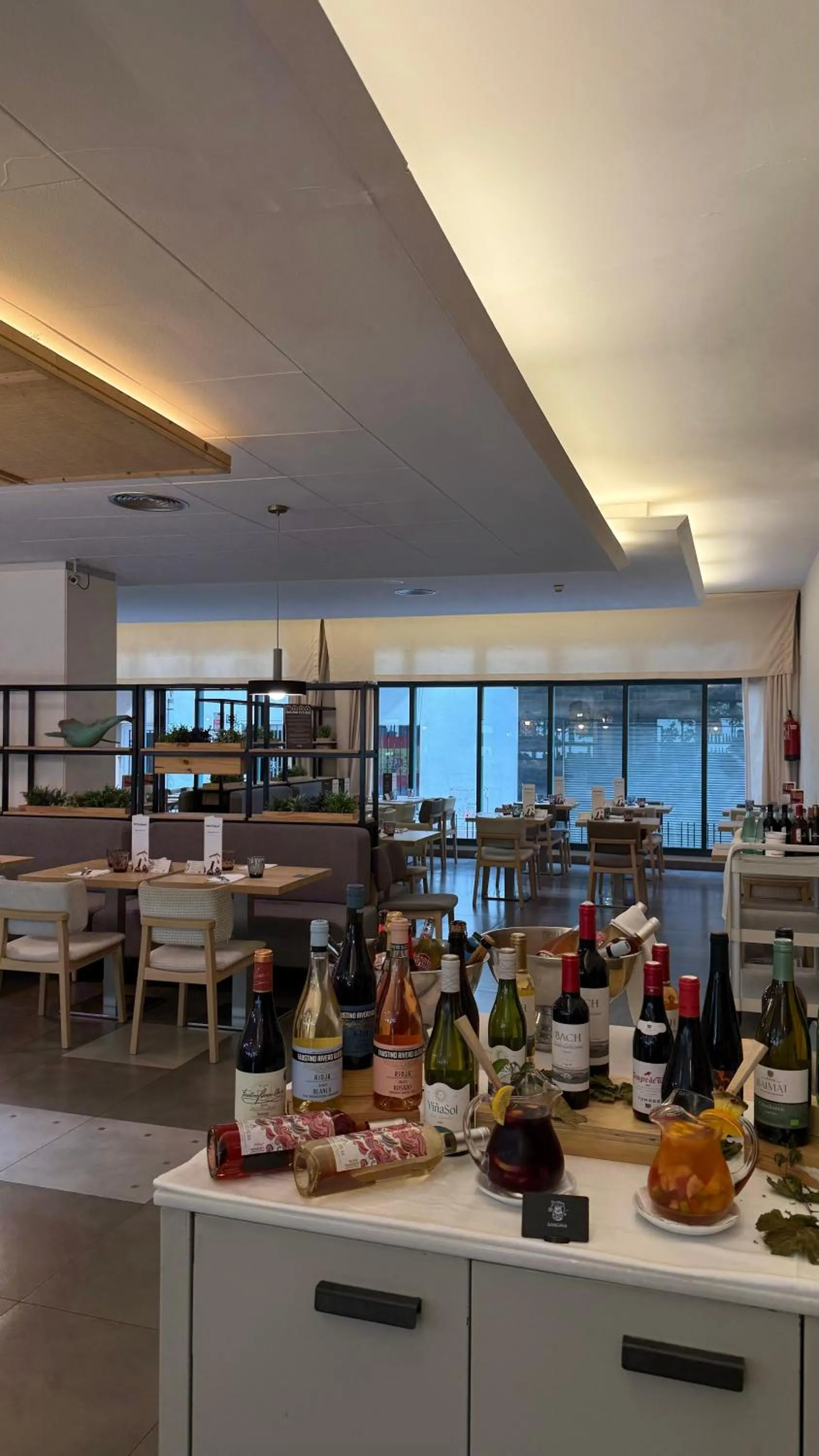 Restaurant/places to eat in AQUA Hotel Bertran Park