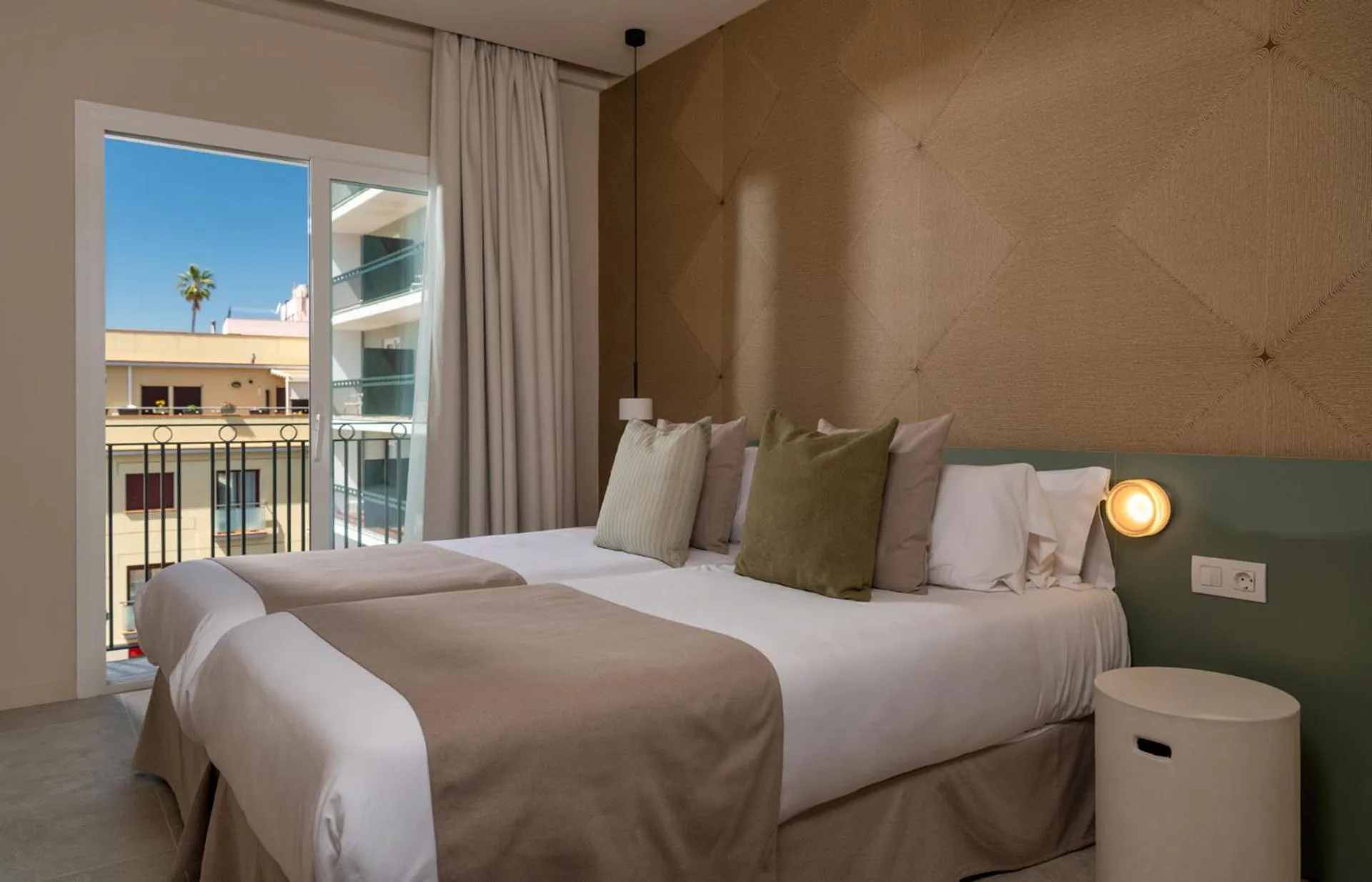 Bed in AQUA Hotel Bertran Park