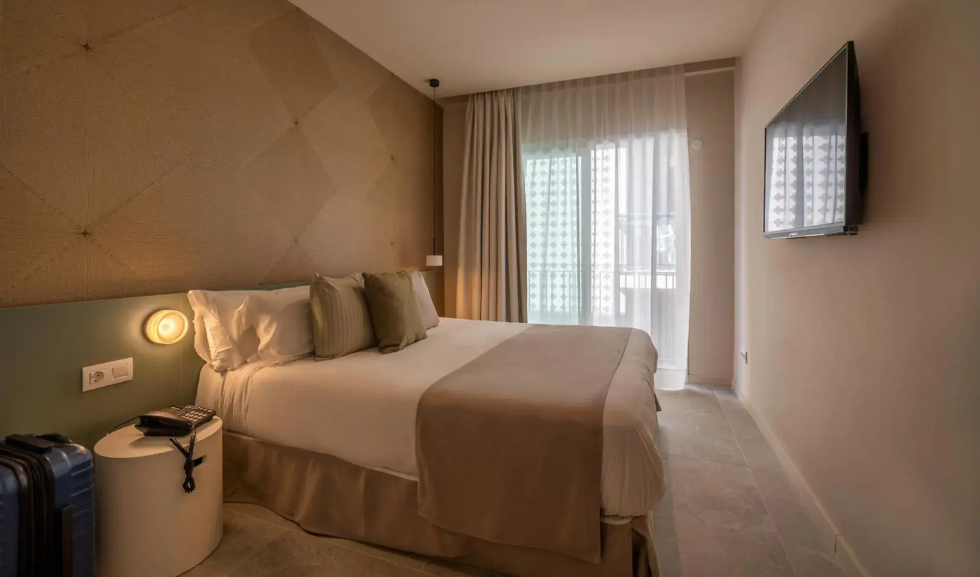 Friendly Cuadruple (2+2) in AQUA Hotel Bertran Park Friendly Cuadruple (2+2) in AQUA Hotel Bertran Park