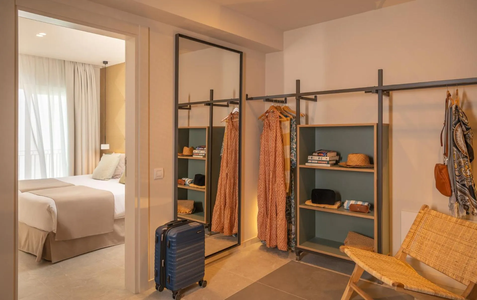 wardrobe, Bed in AQUA Hotel Bertran Park