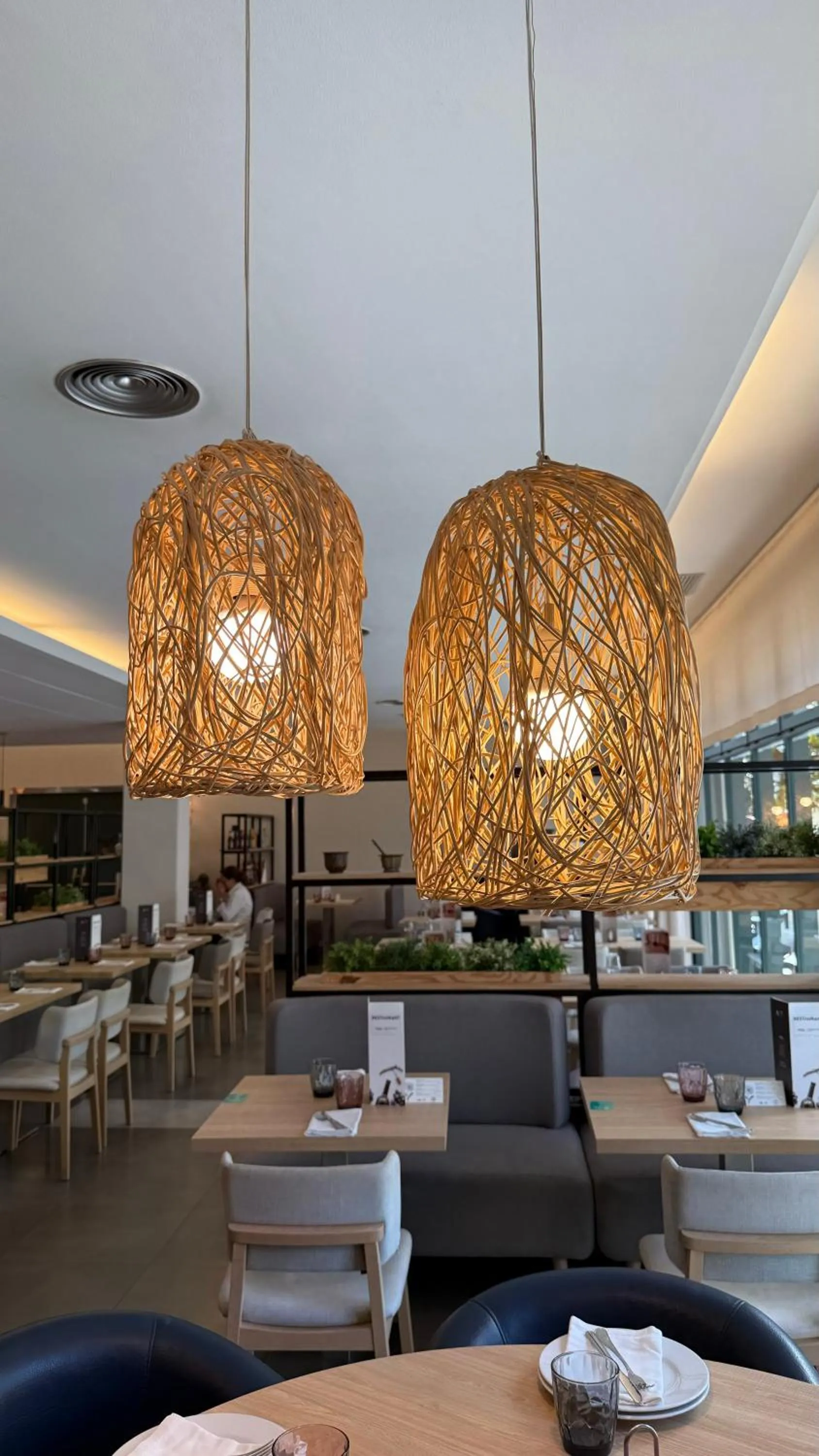 Restaurant/places to eat in AQUA Hotel Bertran Park