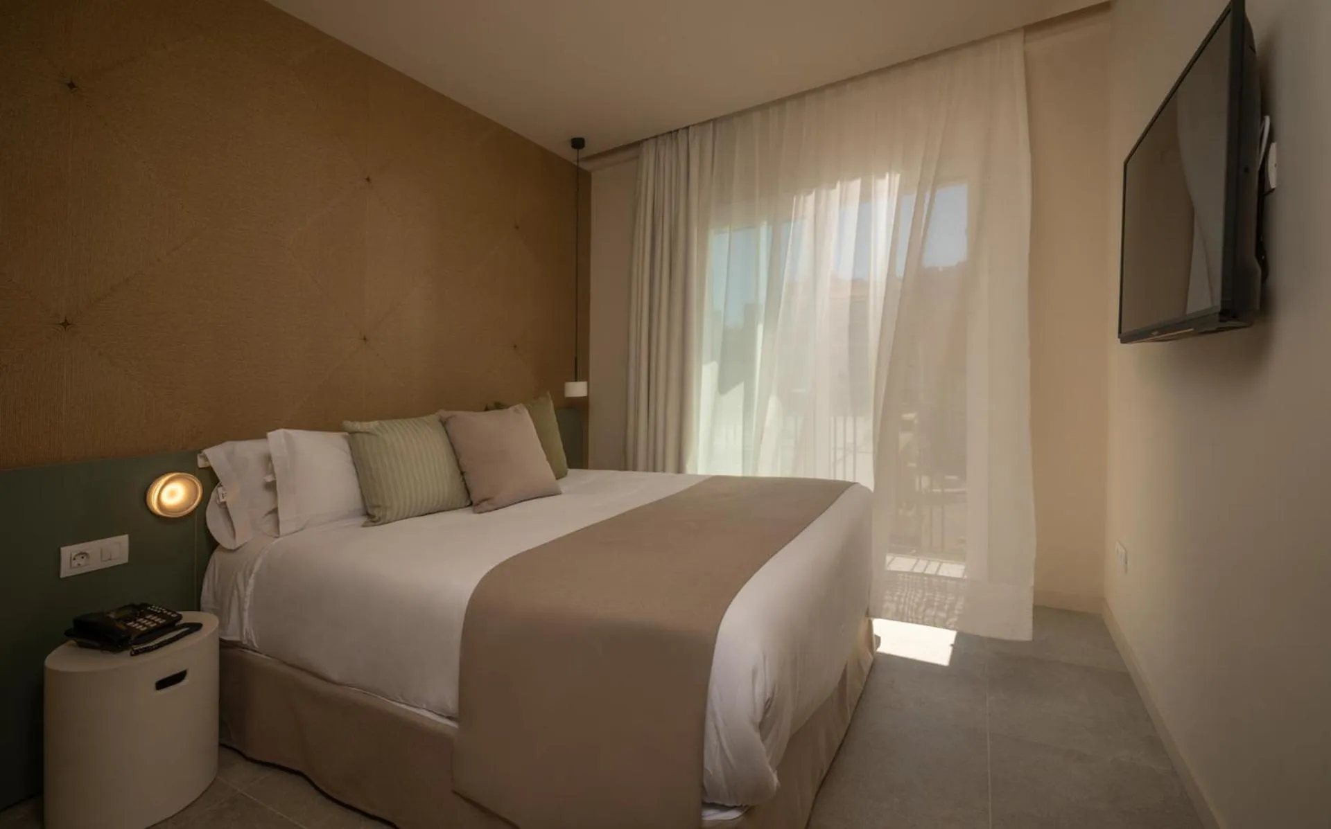 Bed in AQUA Hotel Bertran Park