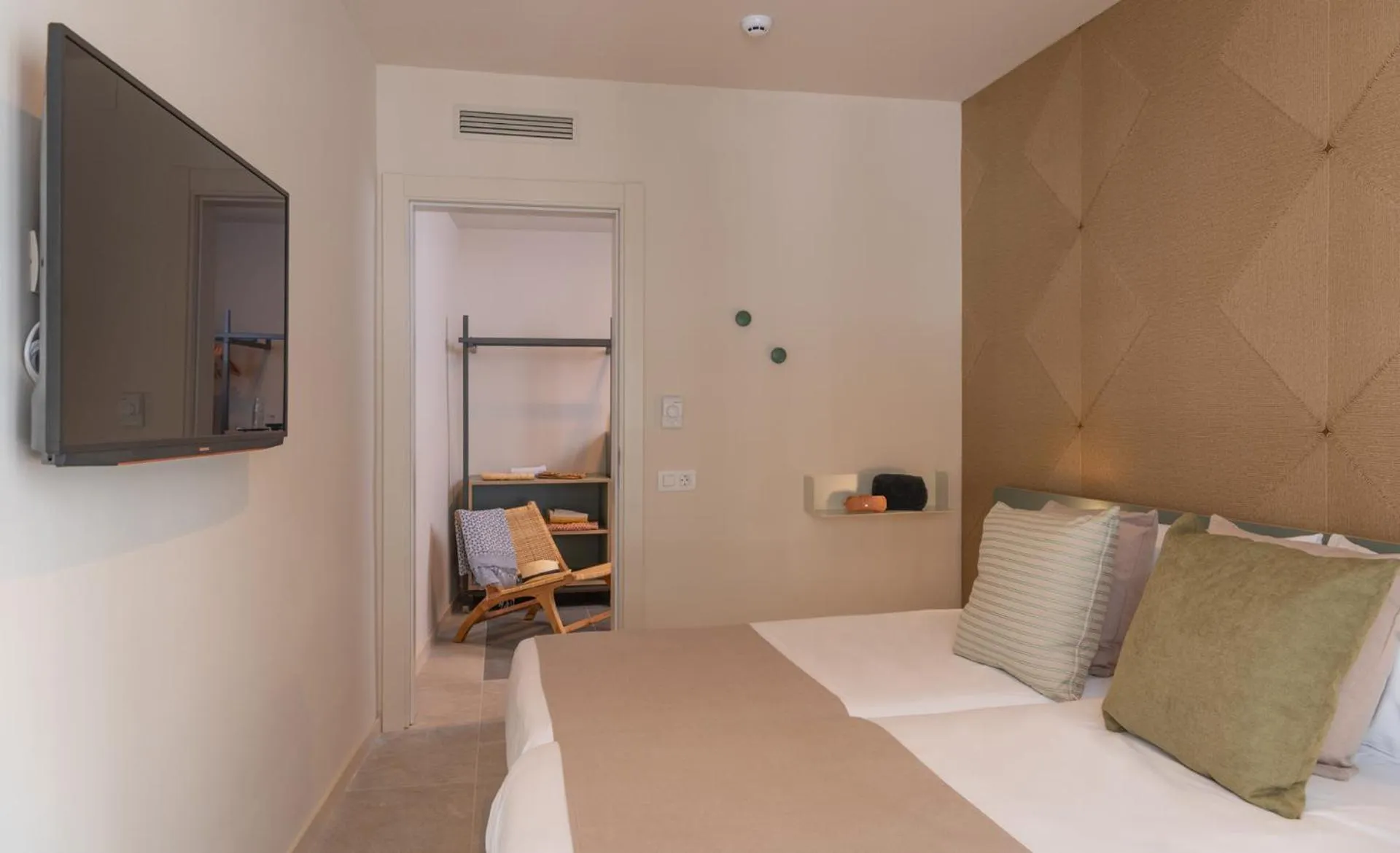 Bed in AQUA Hotel Bertran Park